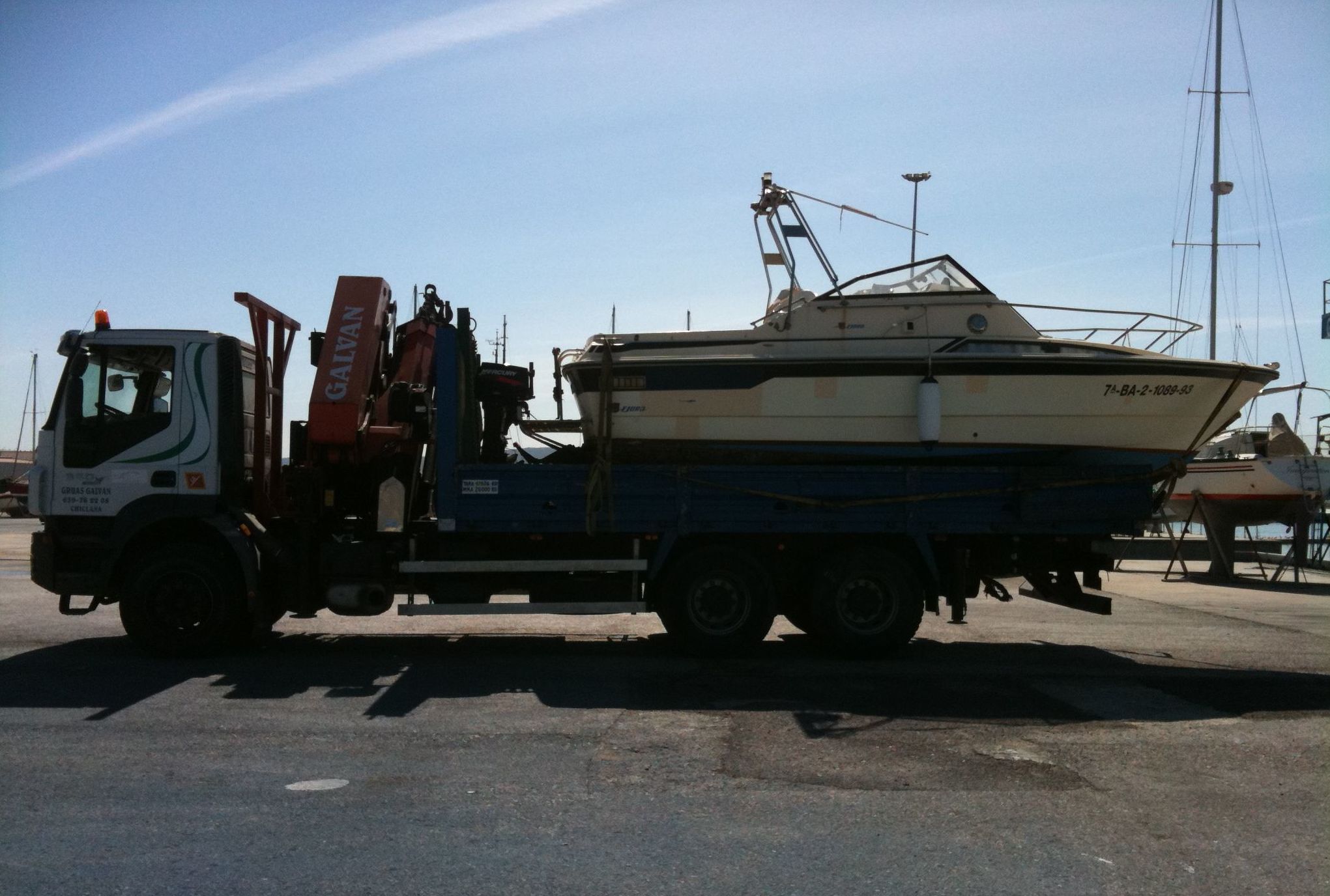 Transporte de embarcación en Zahara de los Atunes