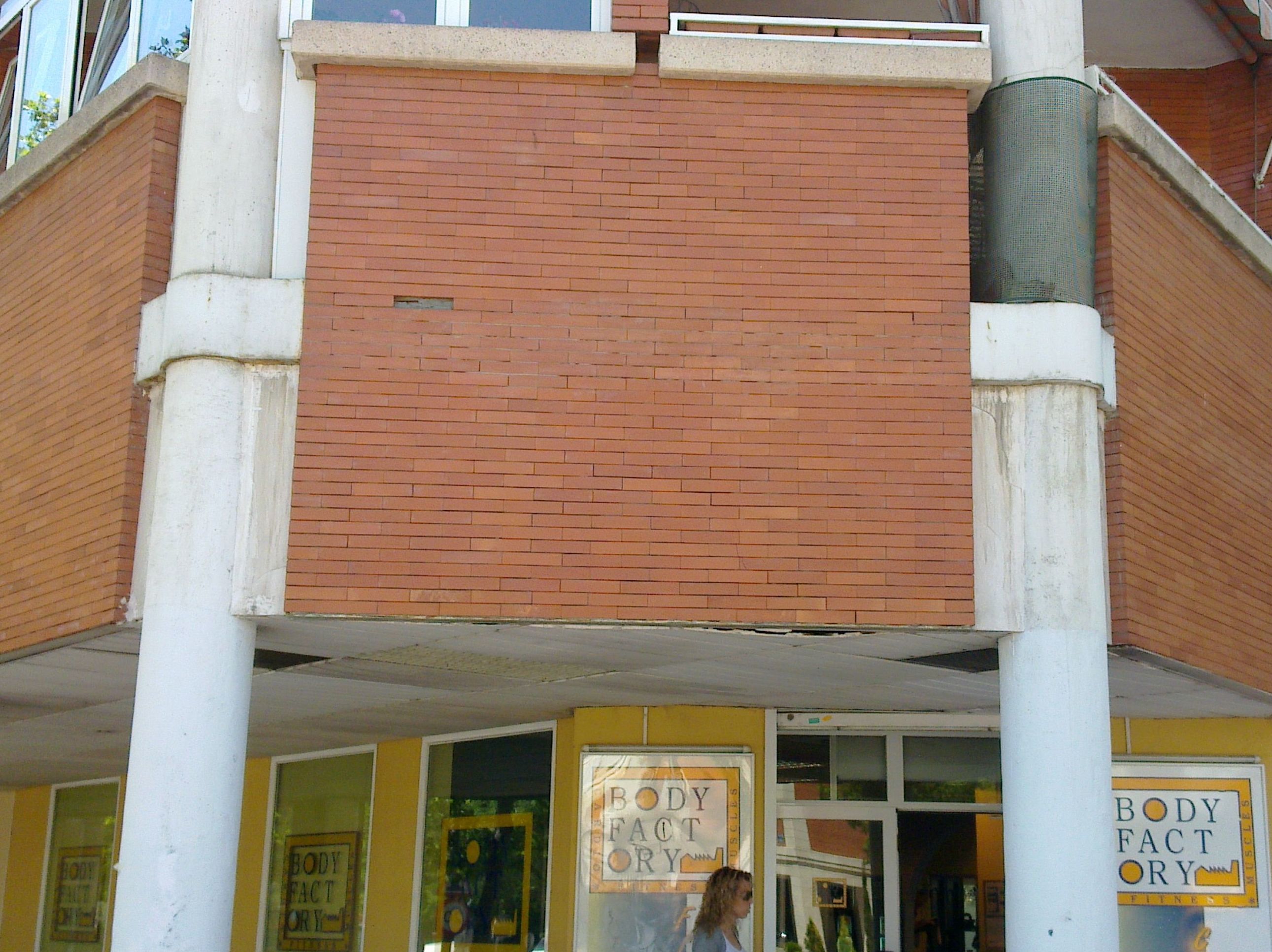Fachadas ladrillo visto: Obras y servicios de Odeón Rehabilitaciones Integrales, S.L. Fachadas ladrillo visto: Obras y servicios de Odeón Rehabilitaciones Integrales, S.L.