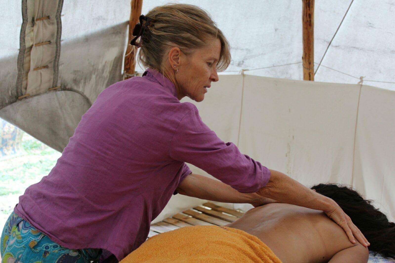 El Ayurveda y sus masajes: Coaching y terapias de QoriSalud, Bienestar Integral en Polop de la Marina El Ayurveda y sus masajes: Coaching y terapias de QoriSalud, Bienestar Integral en Polop de la Marina