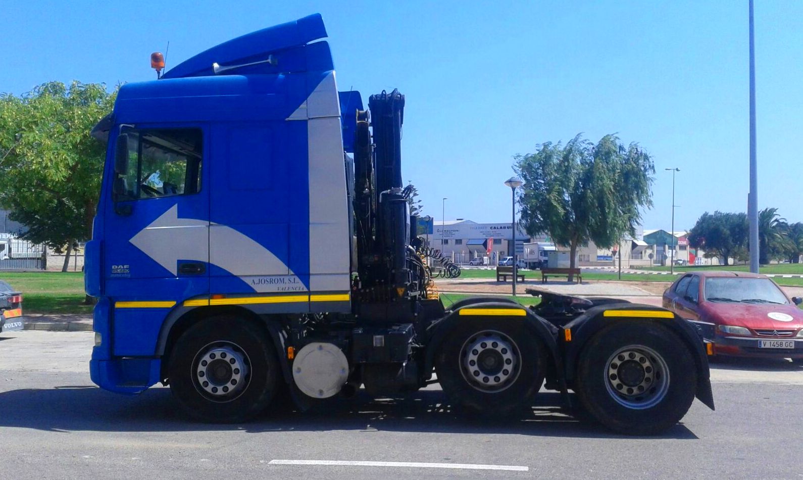 Venta e instalación de grúas Hiab: Maquinaria y servicios de Congrual Venta e instalación de grúas Hiab: Maquinaria y servicios de Congrual