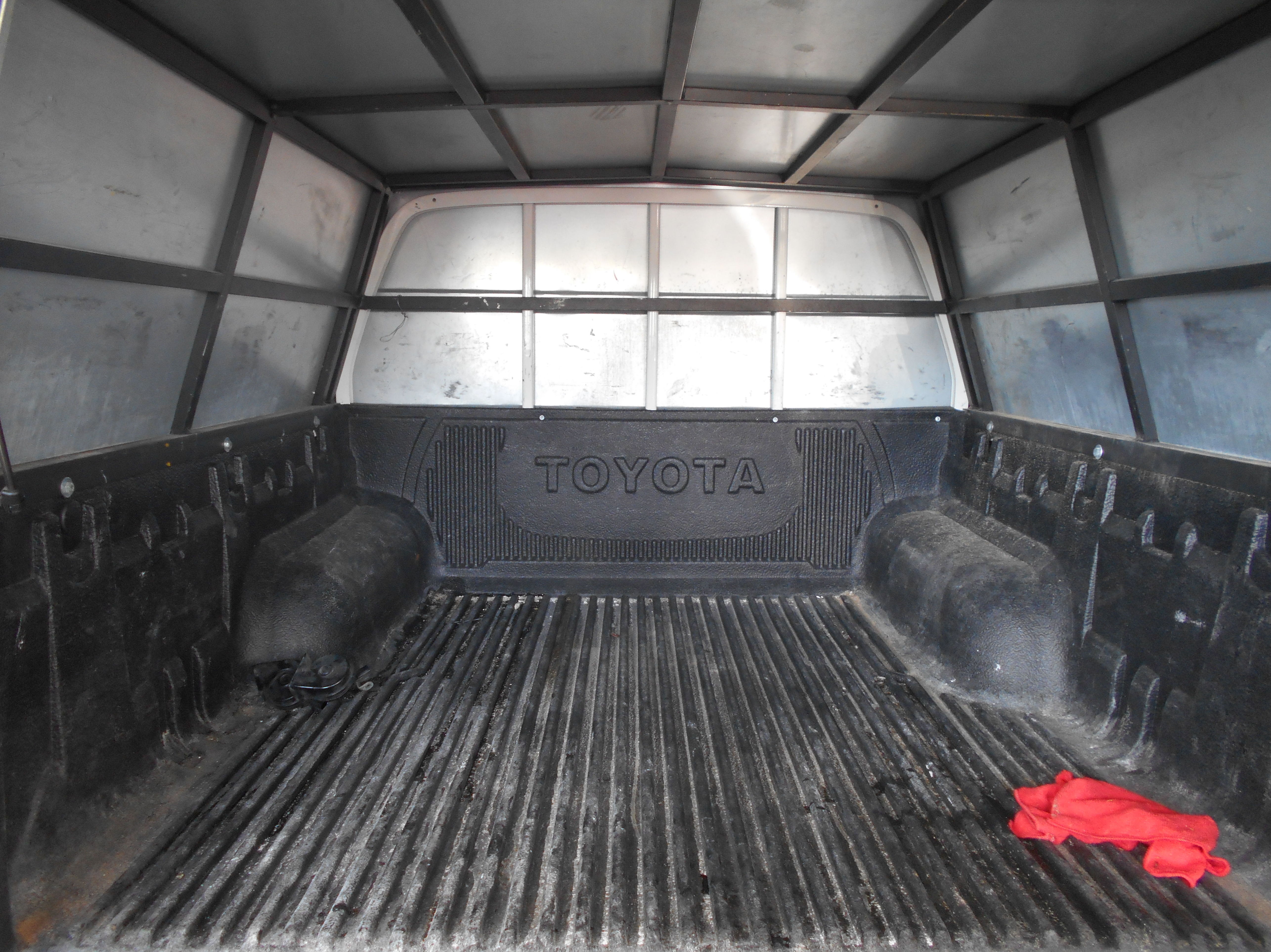 TOYOTA HYLUX,4X4 DOBLE CABINA 2015: Stock de Furgonetas a Buen Precio TOYOTA HYLUX,4X4 DOBLE CABINA 2015: Stock de Furgonetas a Buen Precio