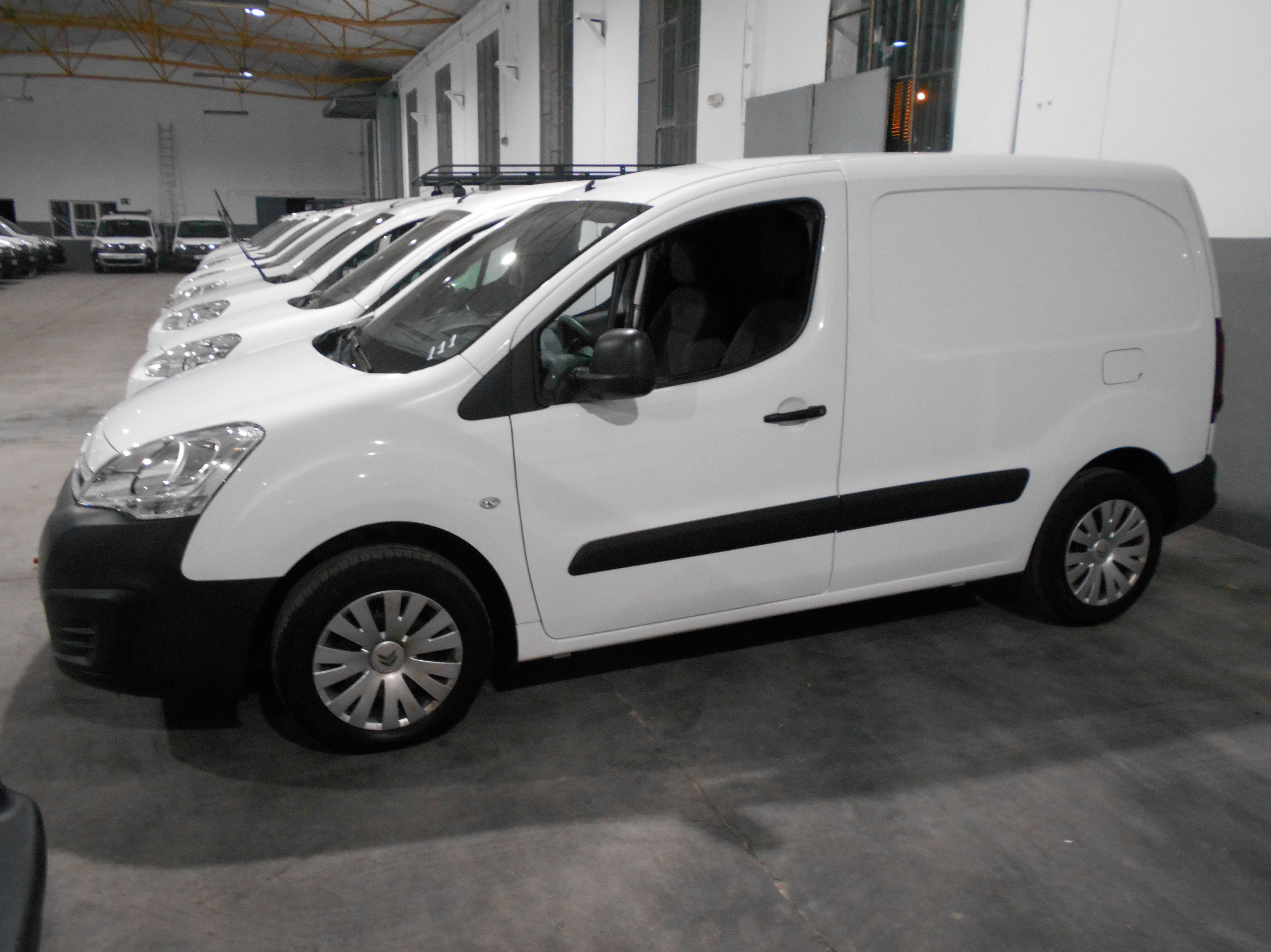 CITROEN BERLINGO FURGON 2015: Stock de Furgonetas a Buen Precio CITROEN BERLINGO FURGON 2015: Stock de Furgonetas a Buen Precio