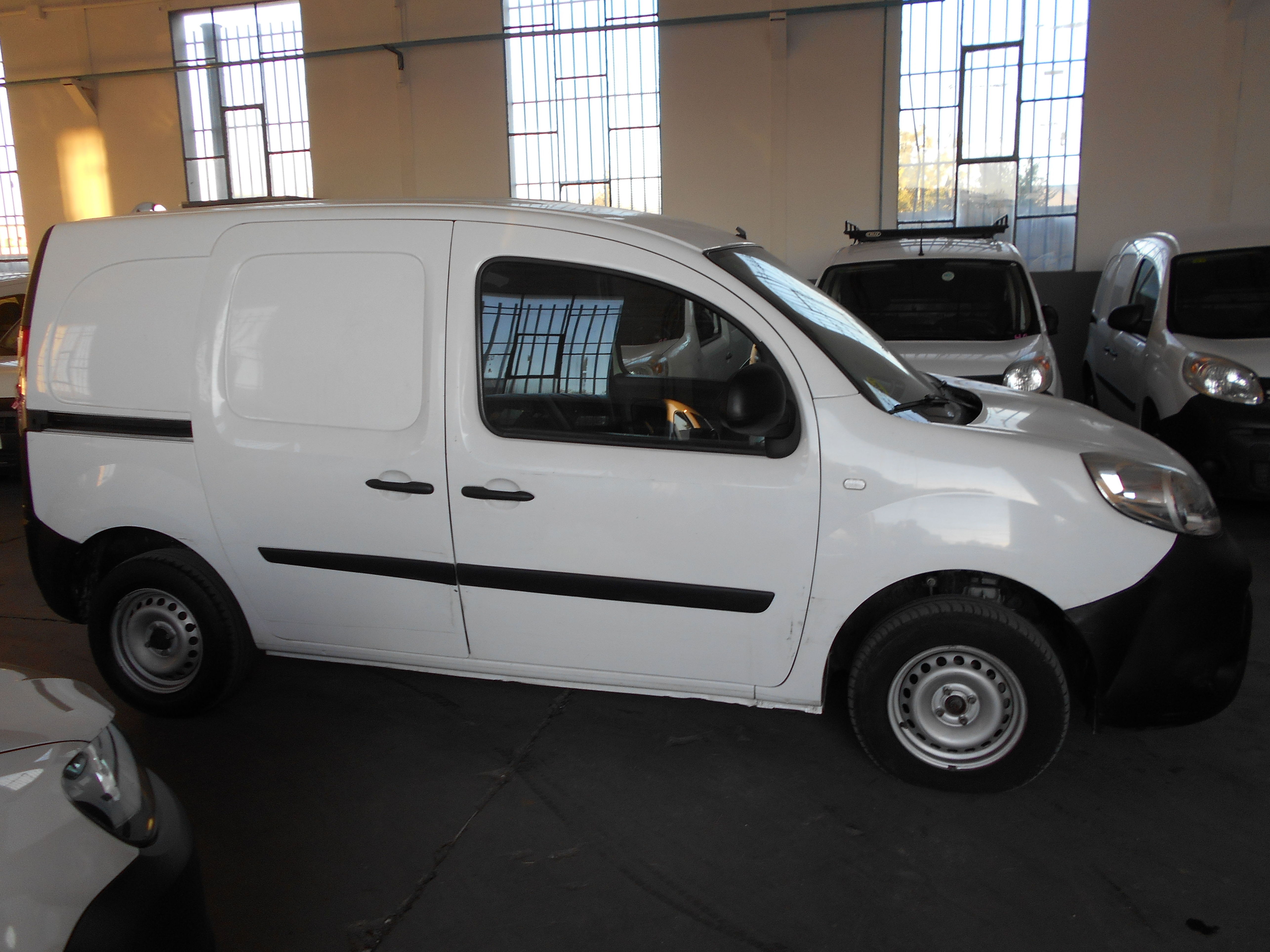 RENAULT KANGOO DCI 2015 FURGON 2 PLAZAS: Stock de Furgonetas a Buen Precio RENAULT KANGOO DCI 2015 FURGON 2 PLAZAS: Stock de Furgonetas a Buen Precio
