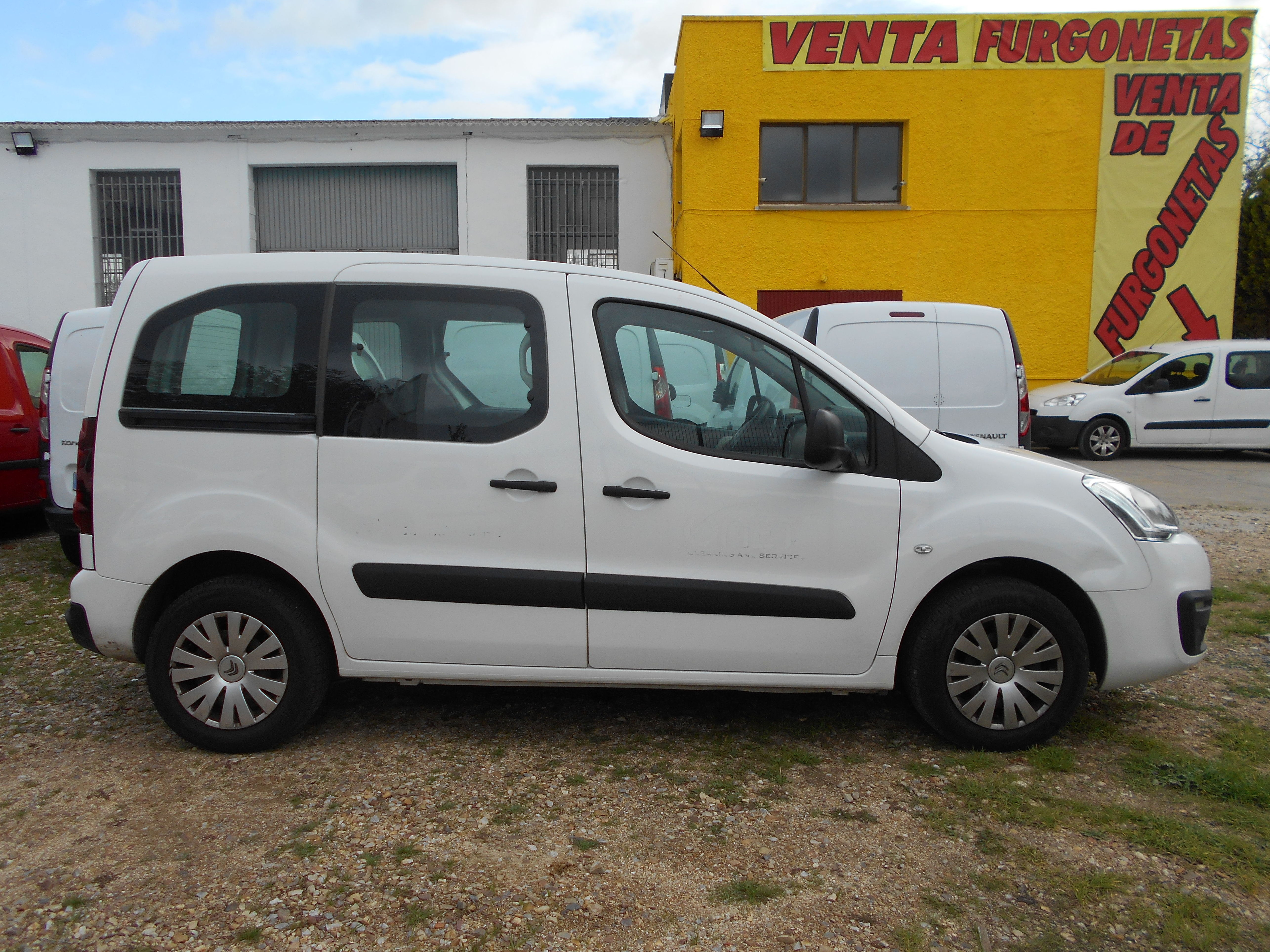 CITROEN BERLINGO HDI 5 PLAZAS 2016: Stock de Furgonetas a Buen Precio CITROEN BERLINGO HDI 5 PLAZAS 2016: Stock de Furgonetas a Buen Precio