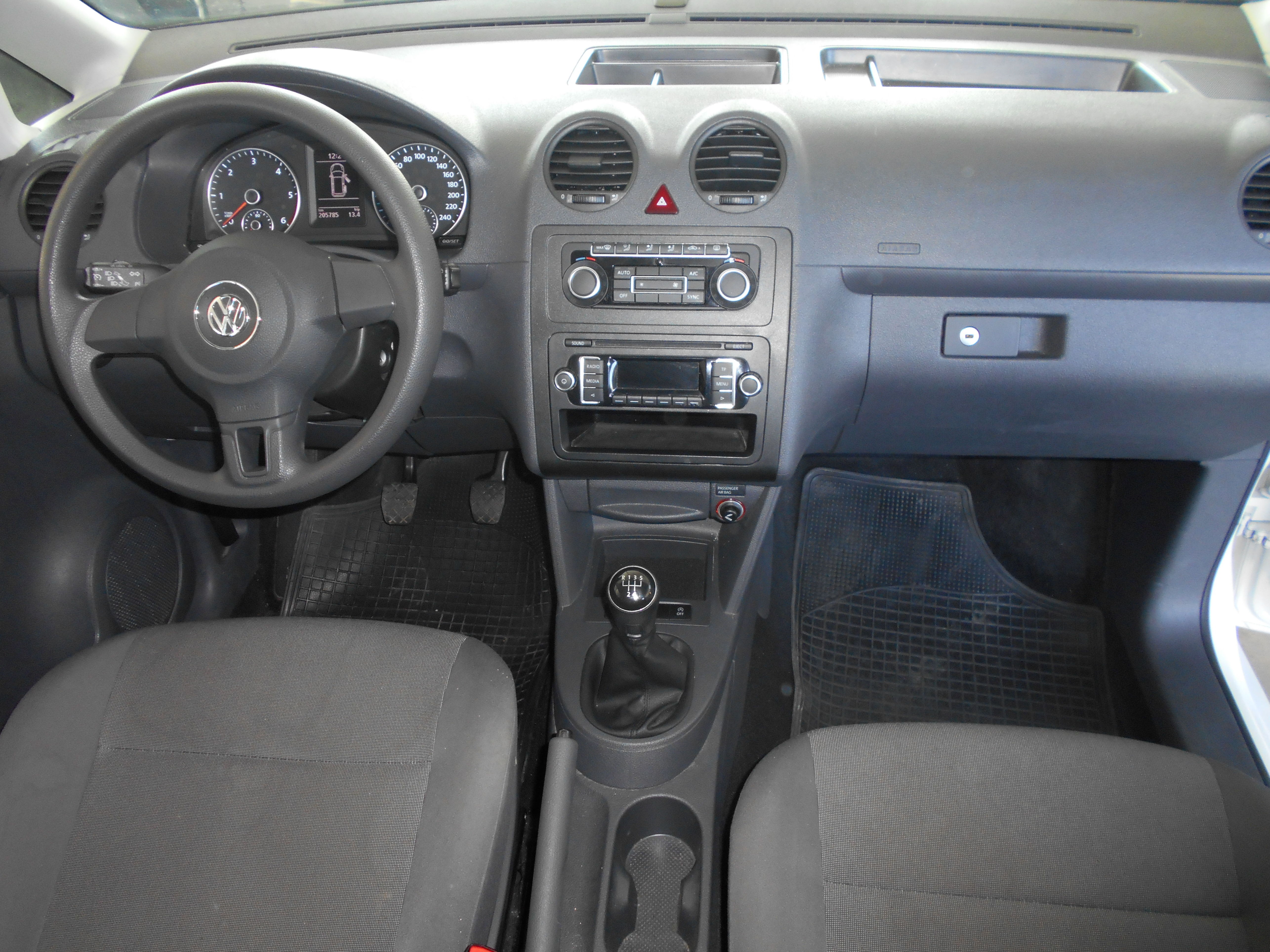 VOLKSWAGEN CADDY TDI COMBI 5 PLAZAS : Stock de Furgonetas a Buen Precio VOLKSWAGEN CADDY TDI COMBI 5 PLAZAS : Stock de Furgonetas a Buen Precio