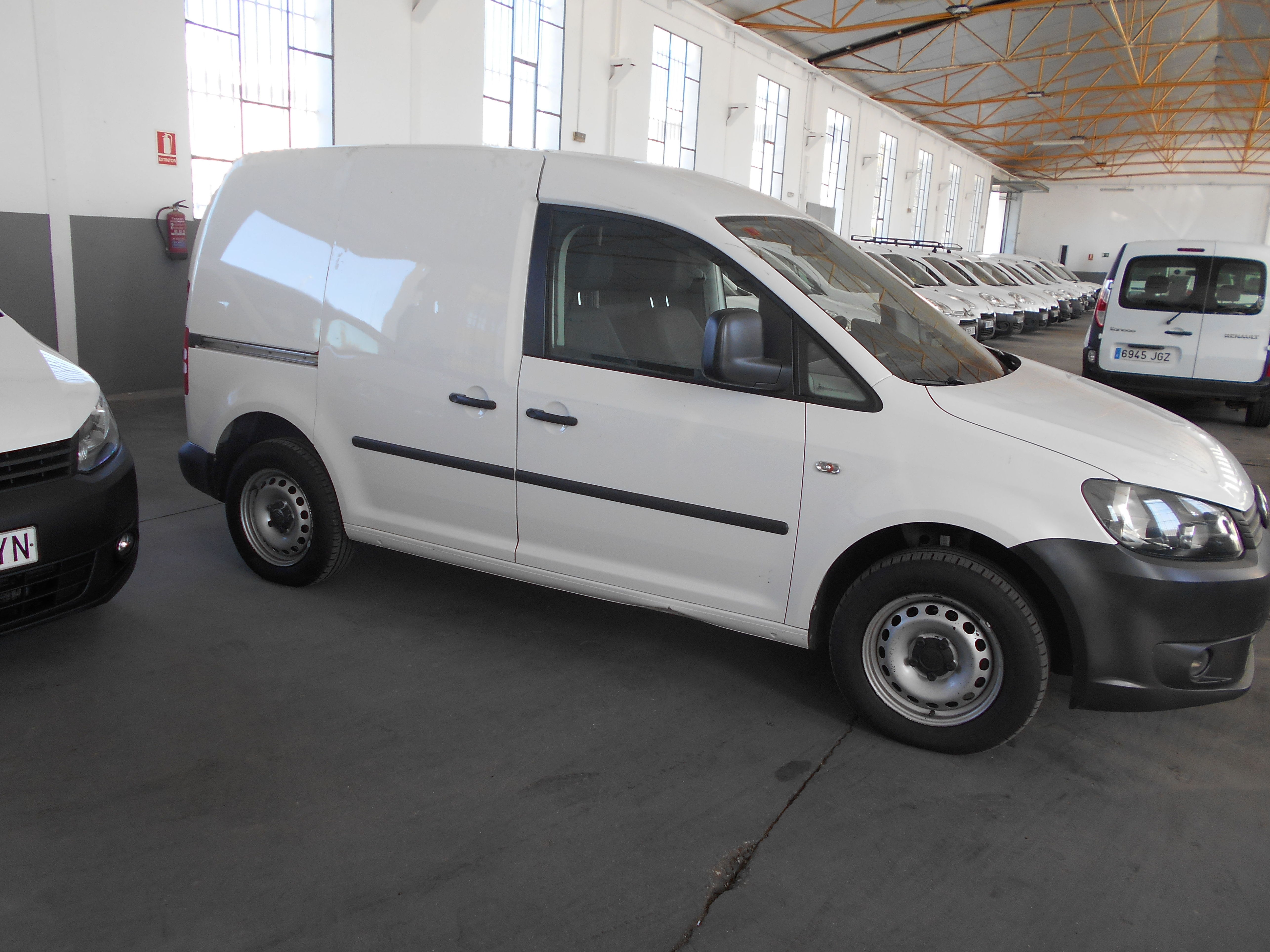 VOLKSWAGEN CADDY FURGON 2015 TDI 132.000 KILOMETROS: Stock de Furgonetas a Buen Precio VOLKSWAGEN CADDY FURGON 2015 TDI 132.000 KILOMETROS: Stock de Furgonetas a Buen Precio