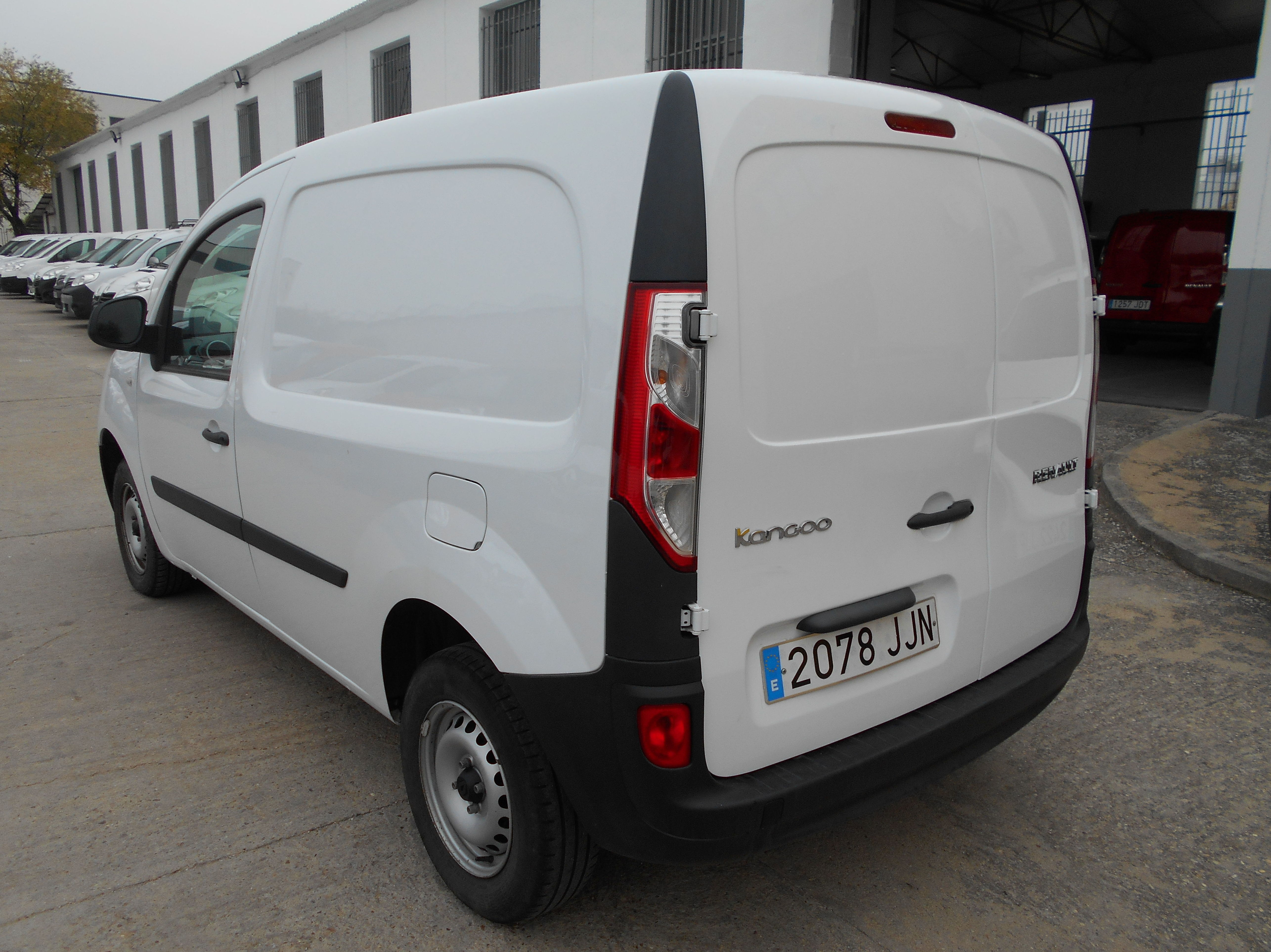 RENAULT KANGOO DCI FURGON 2015: Stock de Furgonetas a Buen Precio RENAULT KANGOO DCI FURGON 2015: Stock de Furgonetas a Buen Precio