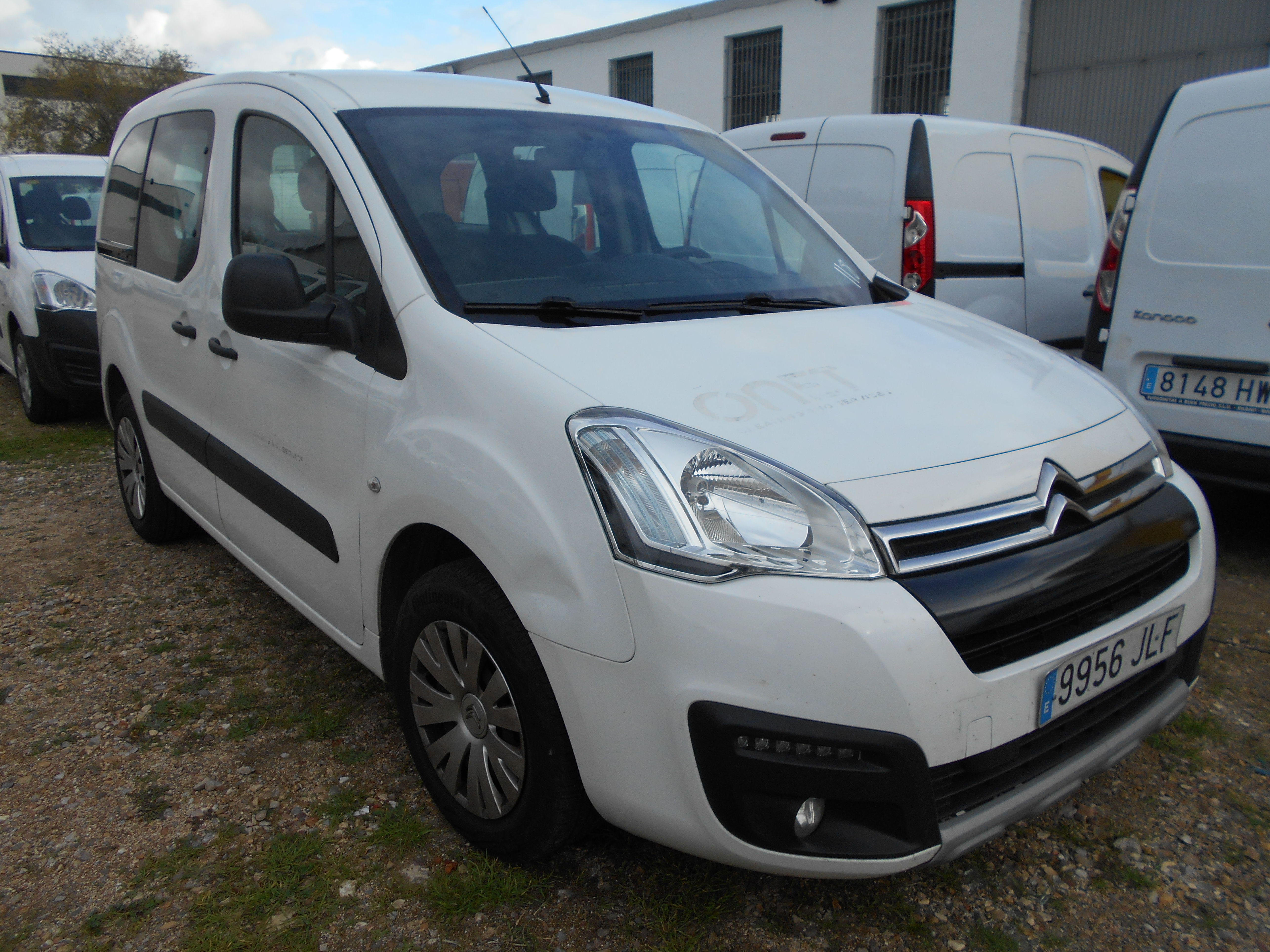 CITROEN BERLINGO HDI 5 PLAZAS 2016: Stock de Furgonetas a Buen Precio CITROEN BERLINGO HDI 5 PLAZAS 2016: Stock de Furgonetas a Buen Precio