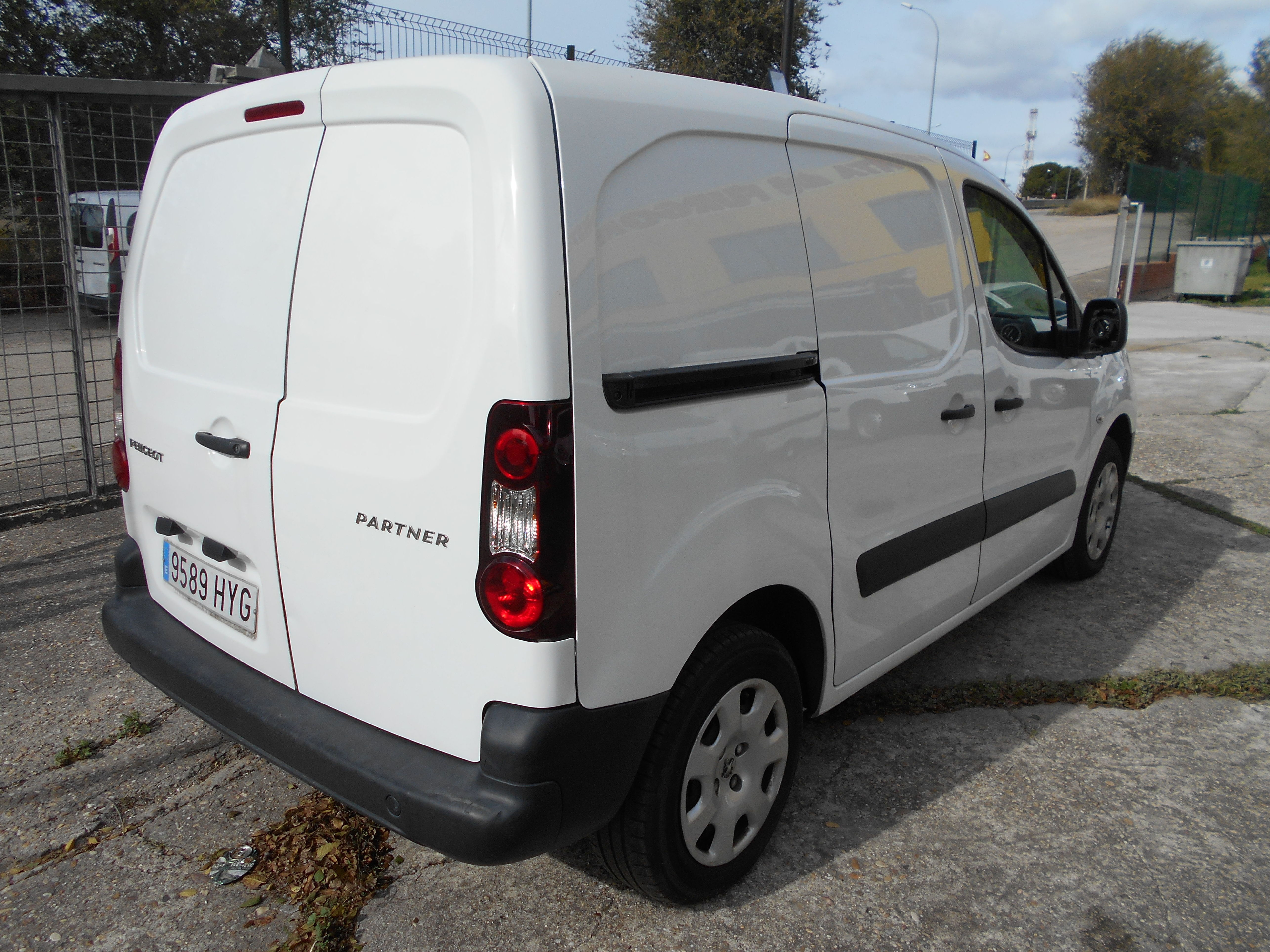 PEUGEOT PARTNER HDI FURGON 2014: Stock de Furgonetas a Buen Precio PEUGEOT PARTNER HDI FURGON 2014: Stock de Furgonetas a Buen Precio