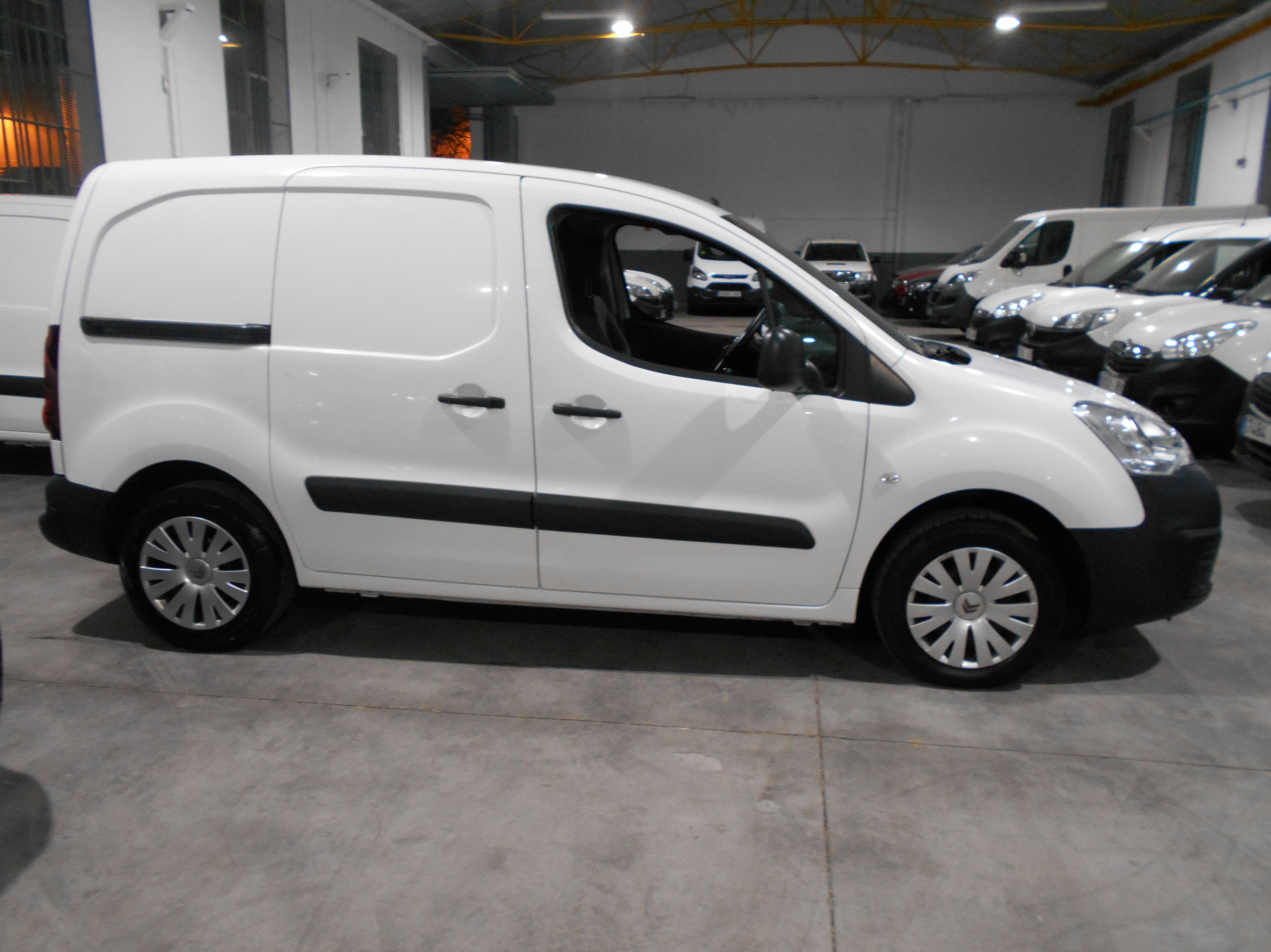 CITROEN BERLINGO FURGON 2015: Stock de Furgonetas a Buen Precio CITROEN BERLINGO FURGON 2015: Stock de Furgonetas a Buen Precio