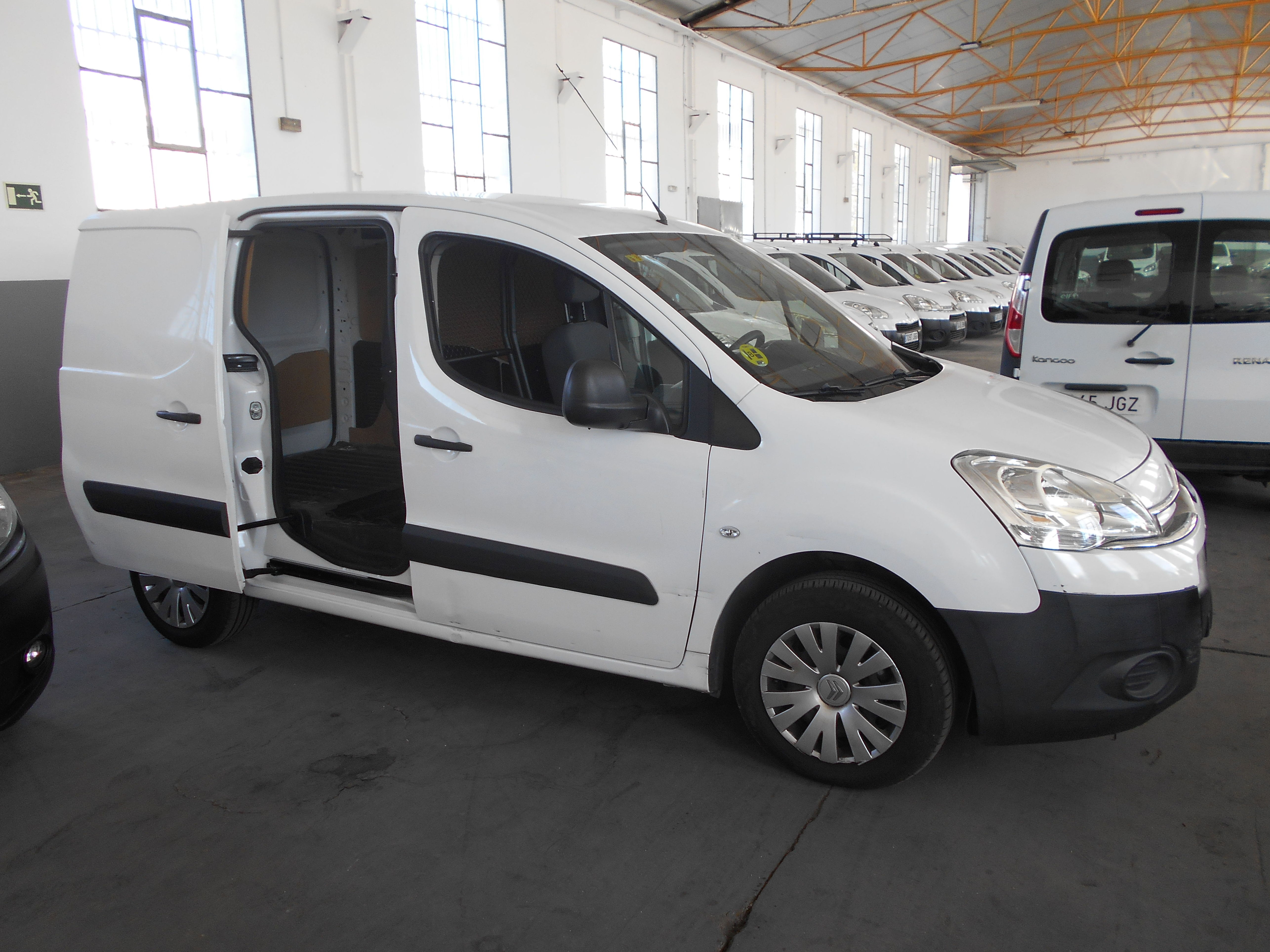 CITROEN BERLINGO FURGON 2015: Stock de Furgonetas a Buen Precio CITROEN BERLINGO FURGON 2015: Stock de Furgonetas a Buen Precio
