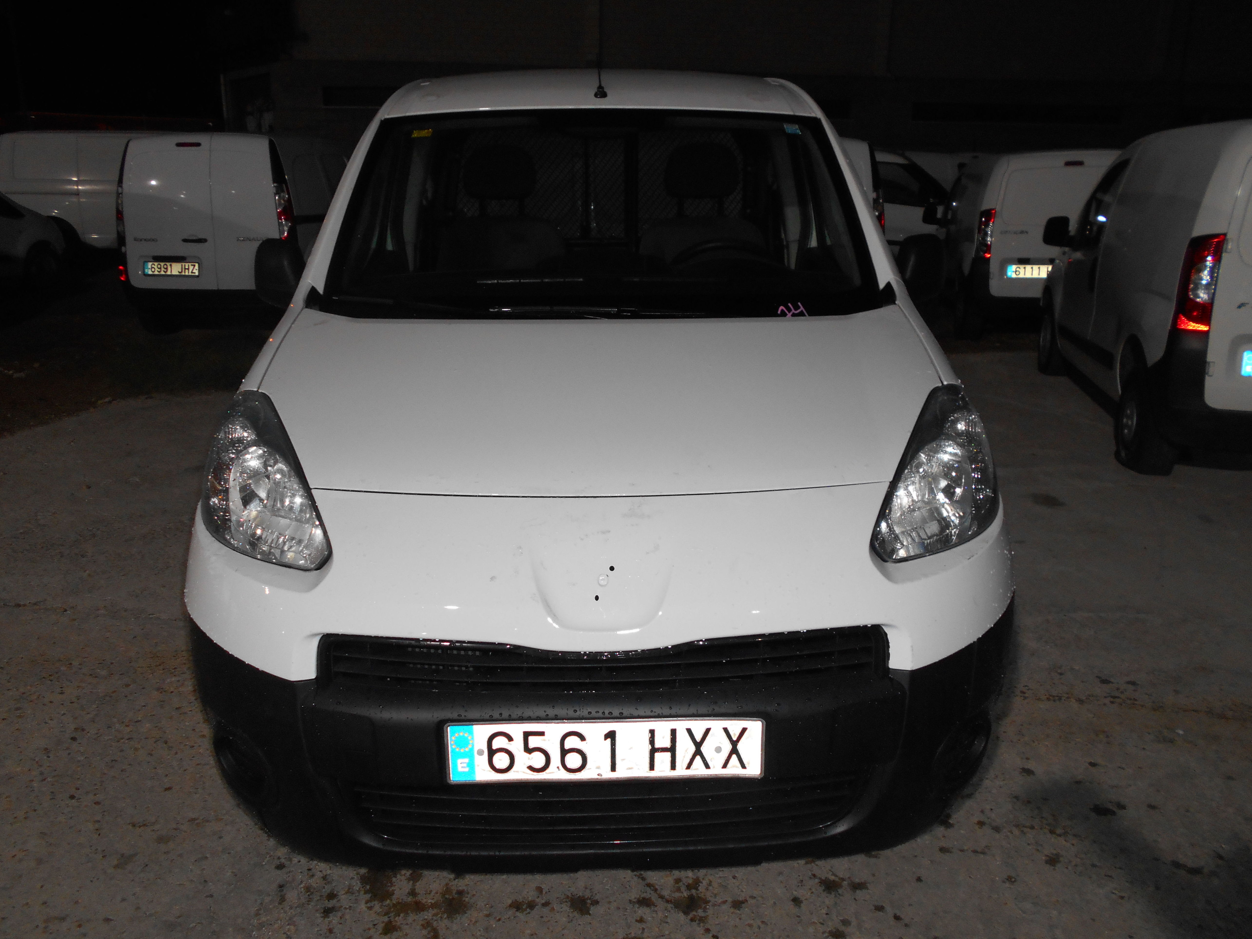 PEUGEOT PARTNER HDI 2014 FURGON: Stock de Furgonetas a Buen Precio PEUGEOT PARTNER HDI 2014 FURGON: Stock de Furgonetas a Buen Precio