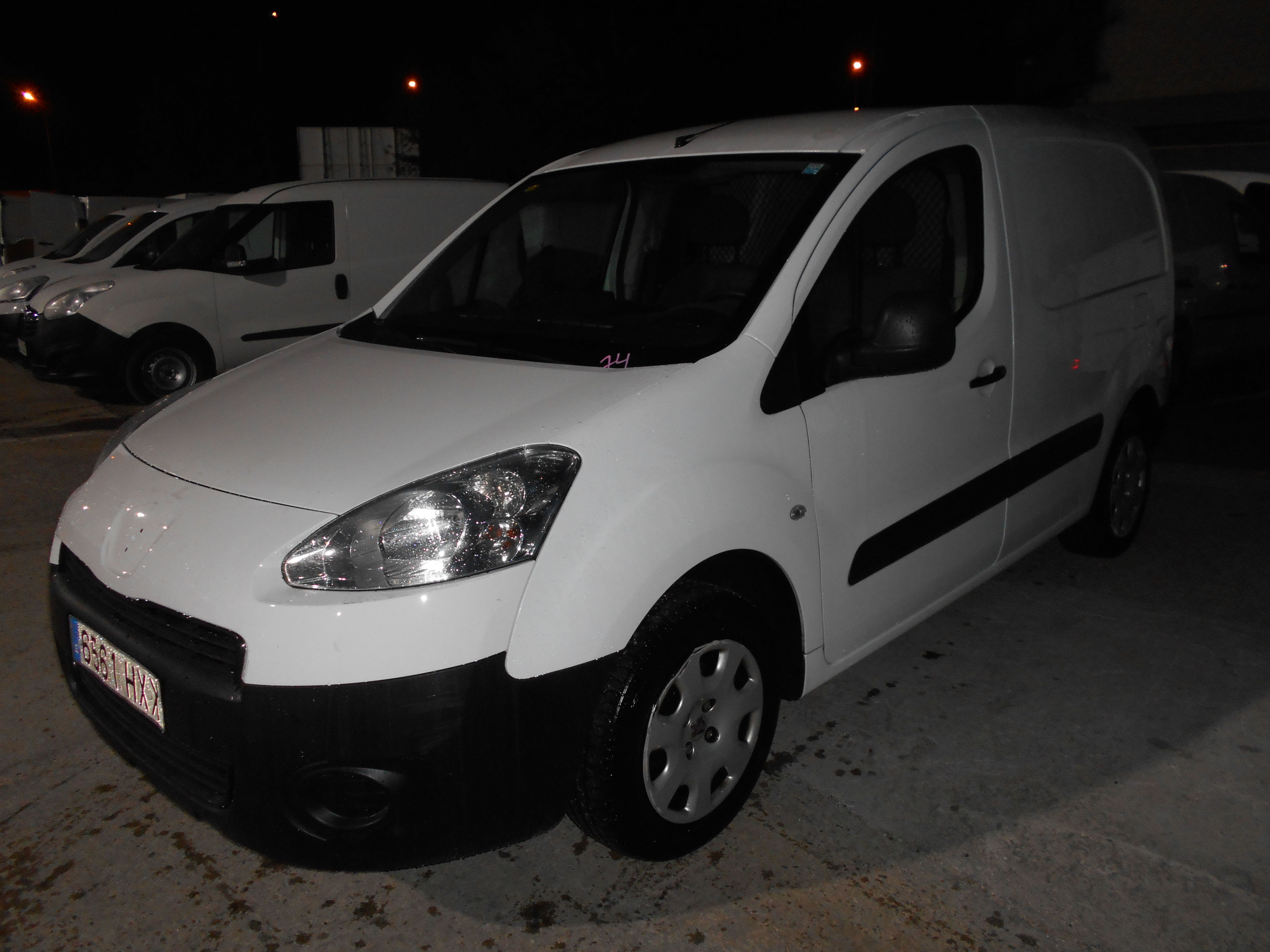 PEUGEOT PARTNER HDI 2014 FURGON: Stock de Furgonetas a Buen Precio PEUGEOT PARTNER HDI 2014 FURGON: Stock de Furgonetas a Buen Precio