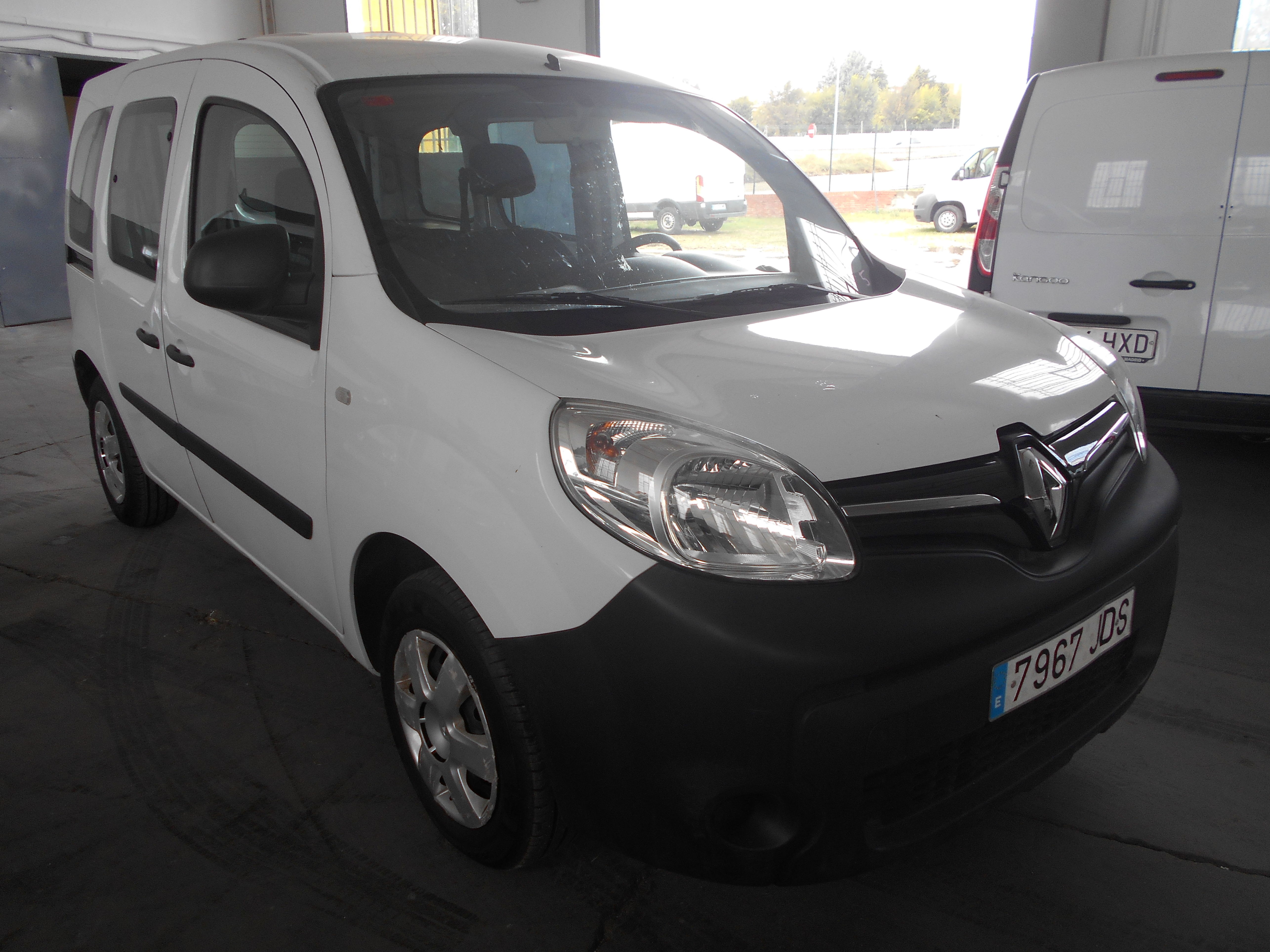 RENAULT KANGOO 5 PLAZAS 2015: Stock de Furgonetas a Buen Precio RENAULT KANGOO 5 PLAZAS 2015: Stock de Furgonetas a Buen Precio