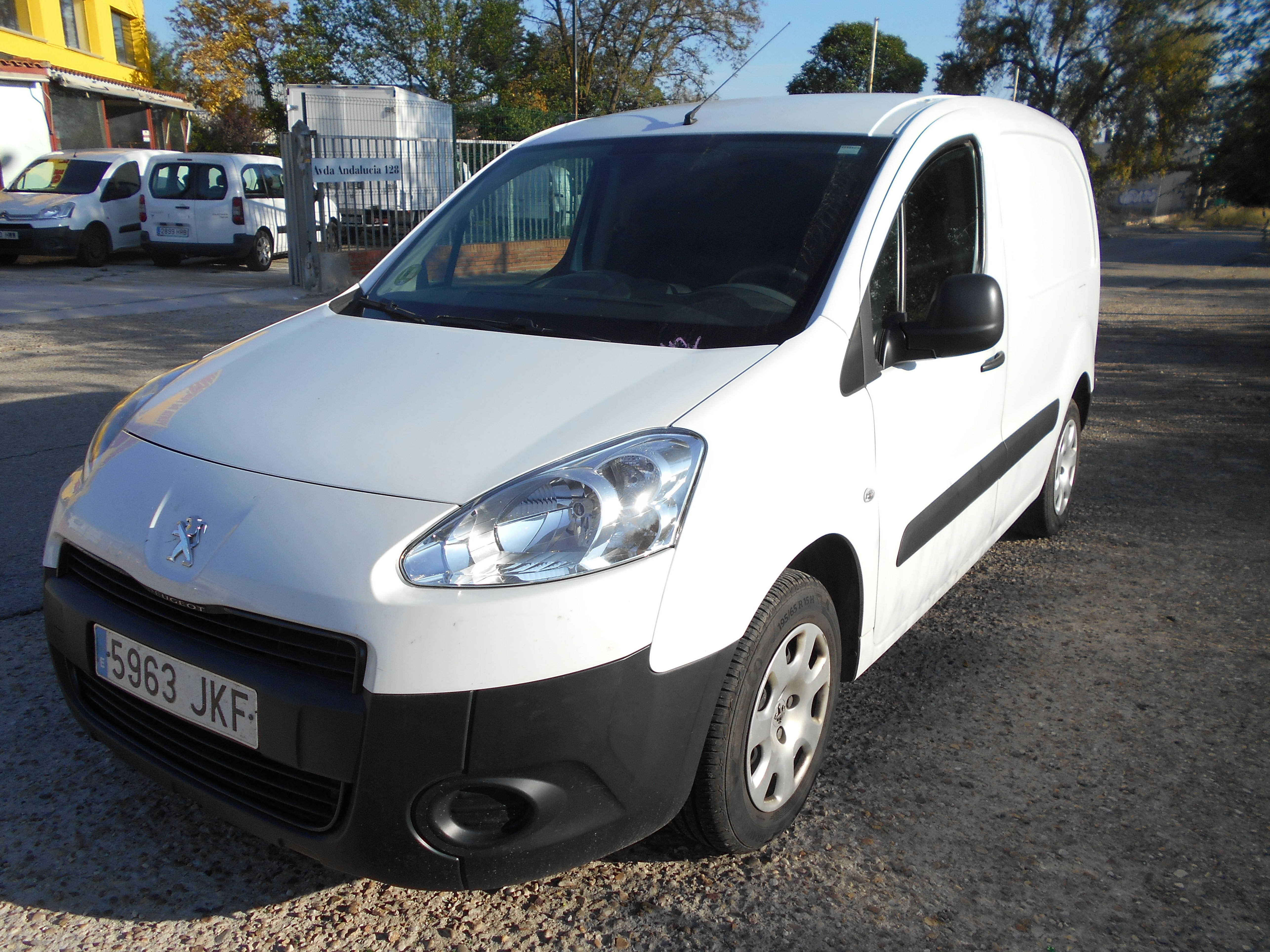 PEUGEOT PARTNER HDI FURGON 2015 SOLO 93.256 KM: Stock de Furgonetas a Buen Precio PEUGEOT PARTNER HDI FURGON 2015 SOLO 93.256 KM: Stock de Furgonetas a Buen Precio