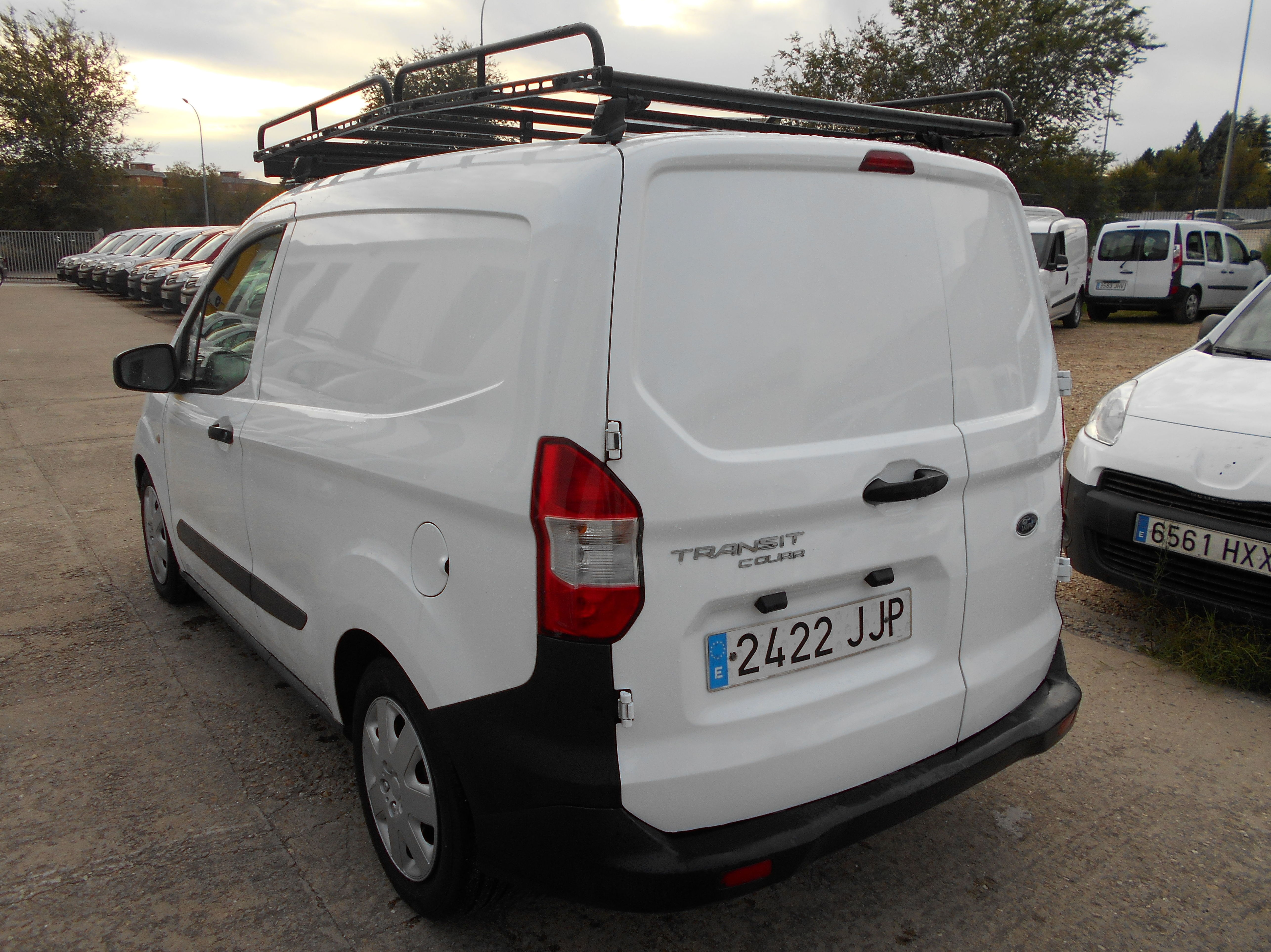 FORD TRANSIT COURRIER 2015: Stock de Furgonetas a Buen Precio FORD TRANSIT COURRIER 2015: Stock de Furgonetas a Buen Precio