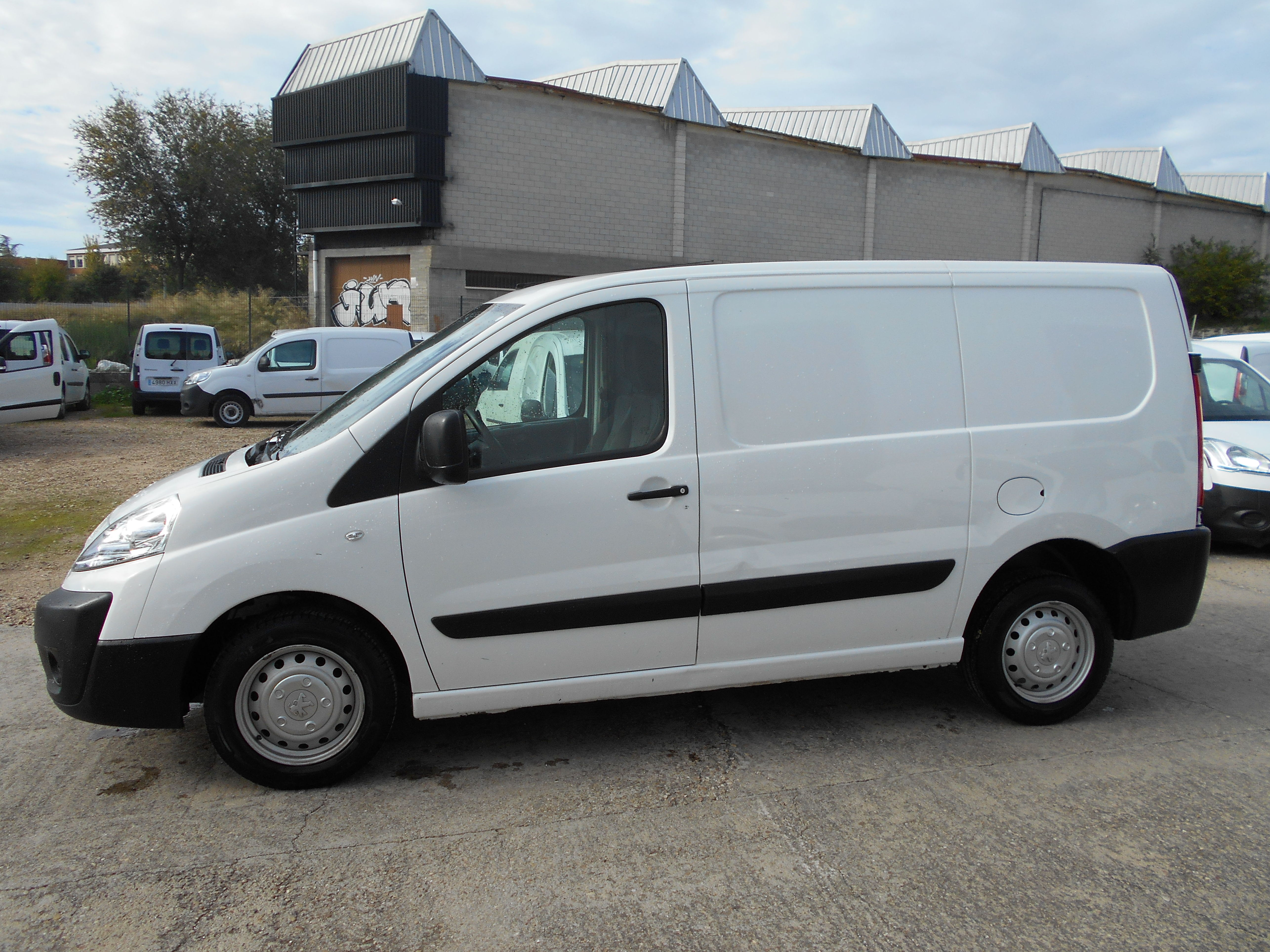 PEUGEOT EXPERT FURGON 3 PLAZAS 2015: Stock de Furgonetas a Buen Precio PEUGEOT EXPERT FURGON 3 PLAZAS 2015: Stock de Furgonetas a Buen Precio