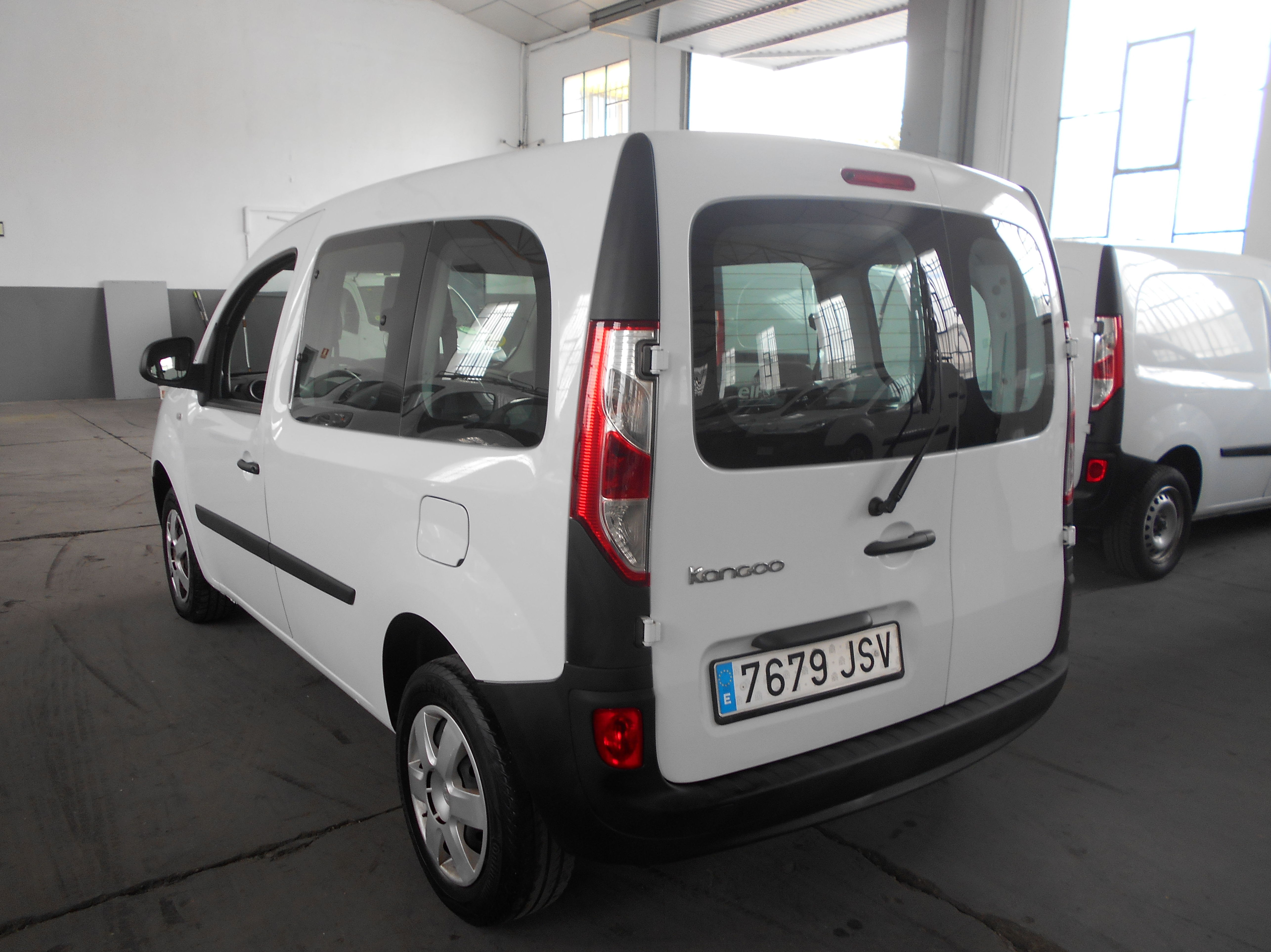 KANGOO 5 PLAZAS 2016: Stock de Furgonetas a Buen Precio KANGOO 5 PLAZAS 2016: Stock de Furgonetas a Buen Precio