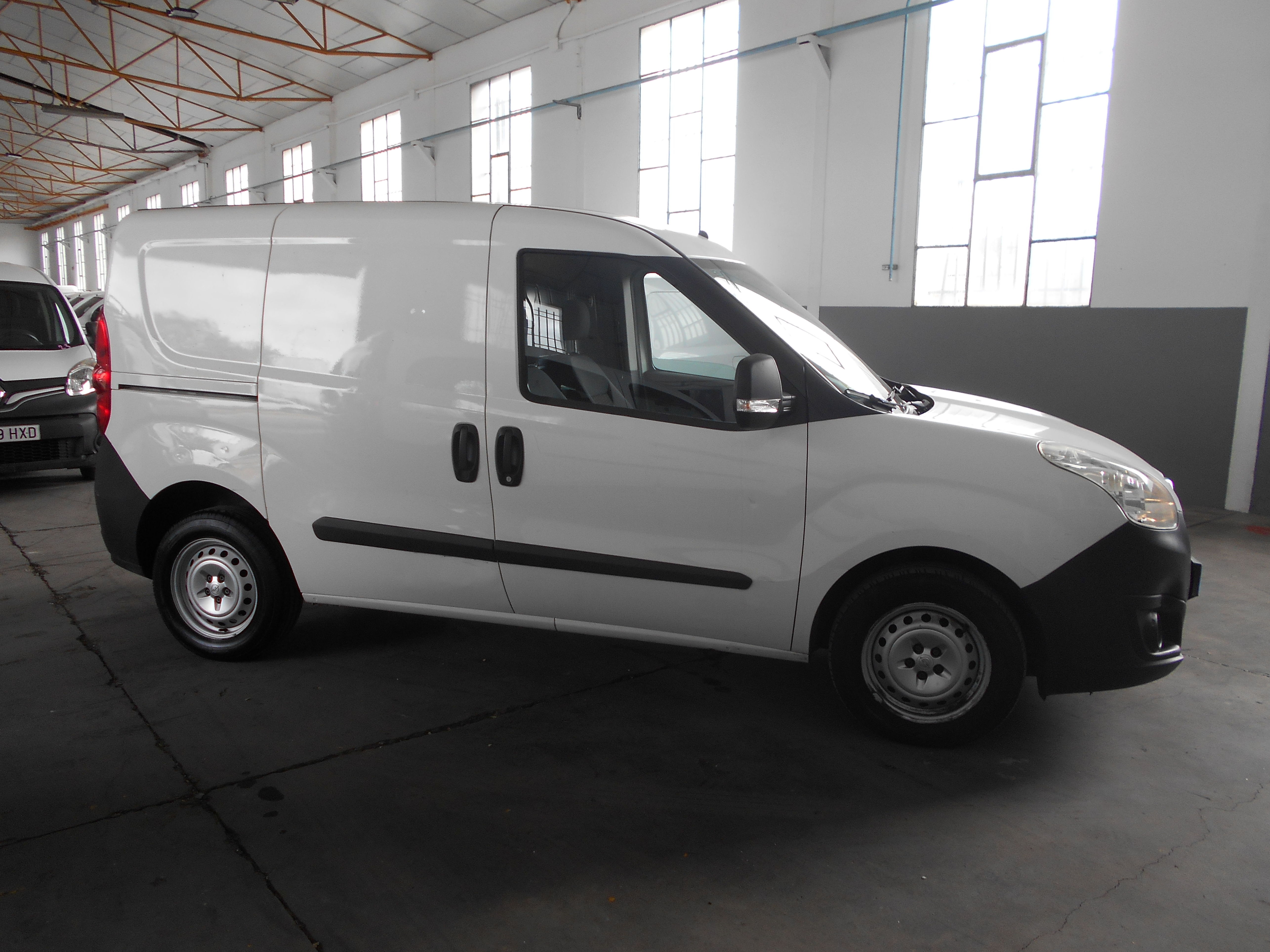 OPEL COMBO FURGON 2 PLAZAS 2015 71575 KM: Stock de Furgonetas a Buen Precio OPEL COMBO FURGON 2 PLAZAS 2015 71575 KM: Stock de Furgonetas a Buen Precio