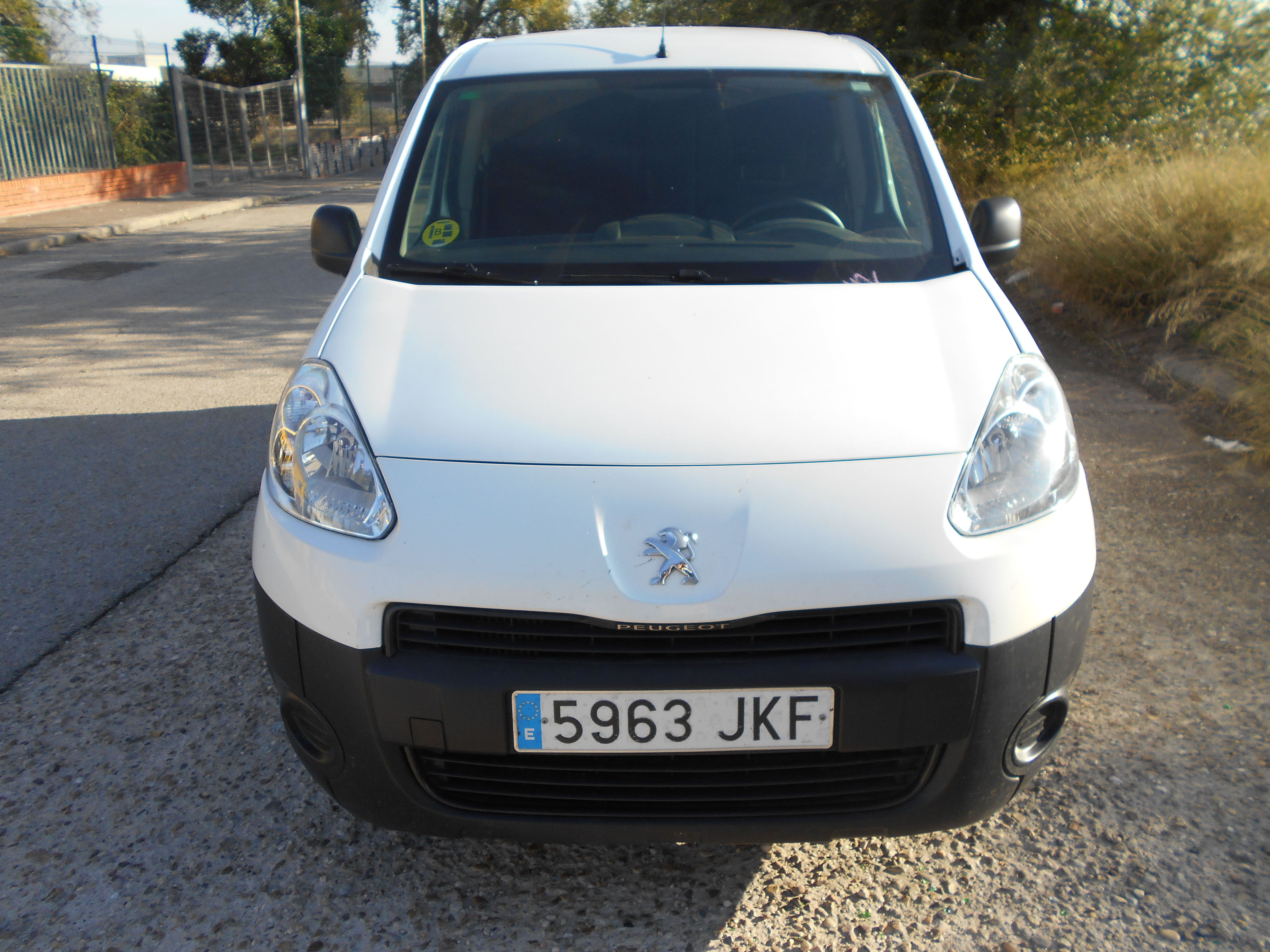 PEUGEOT PARTNER HDI FURGON 2015 SOLO 93.256 KM: Stock de Furgonetas a Buen Precio PEUGEOT PARTNER HDI FURGON 2015 SOLO 93.256 KM: Stock de Furgonetas a Buen Precio