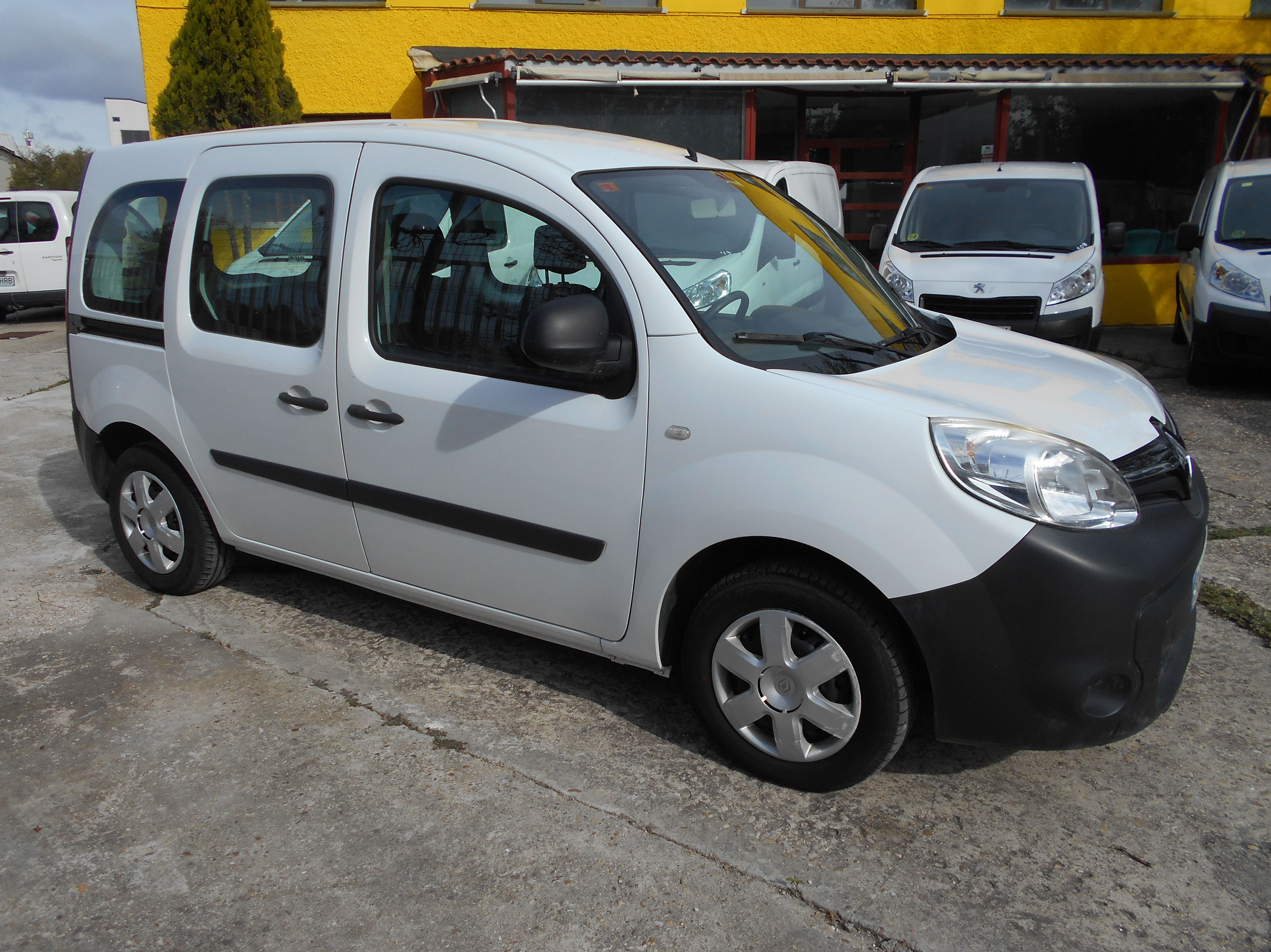 RENAULT KANGOO DCI 5 PLAZAS 2015: Stock de Furgonetas a Buen Precio RENAULT KANGOO DCI 5 PLAZAS 2015: Stock de Furgonetas a Buen Precio