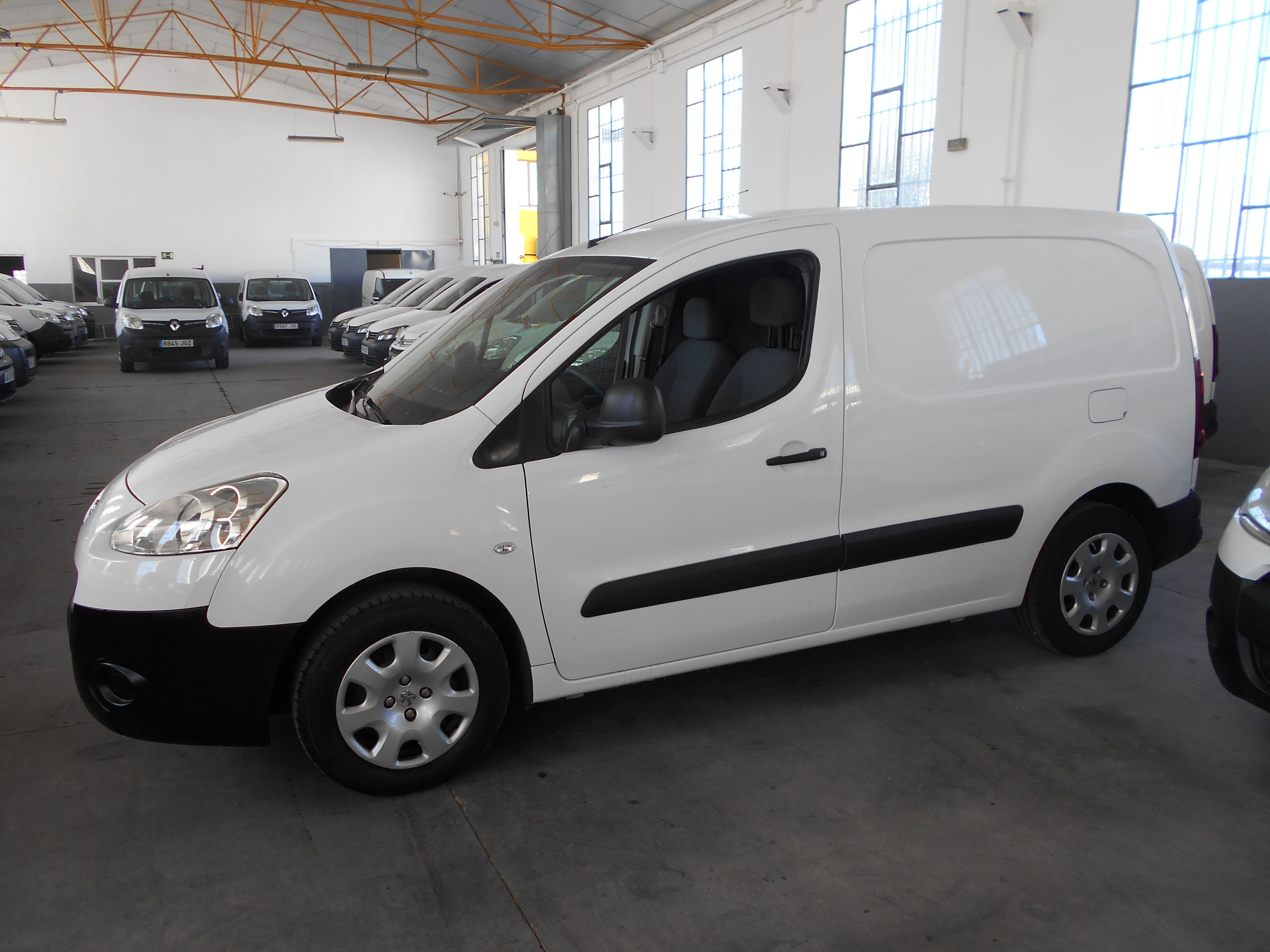 PEUGEOT PARTNER FURGON 2015: Stock de Furgonetas a Buen Precio PEUGEOT PARTNER FURGON 2015: Stock de Furgonetas a Buen Precio
