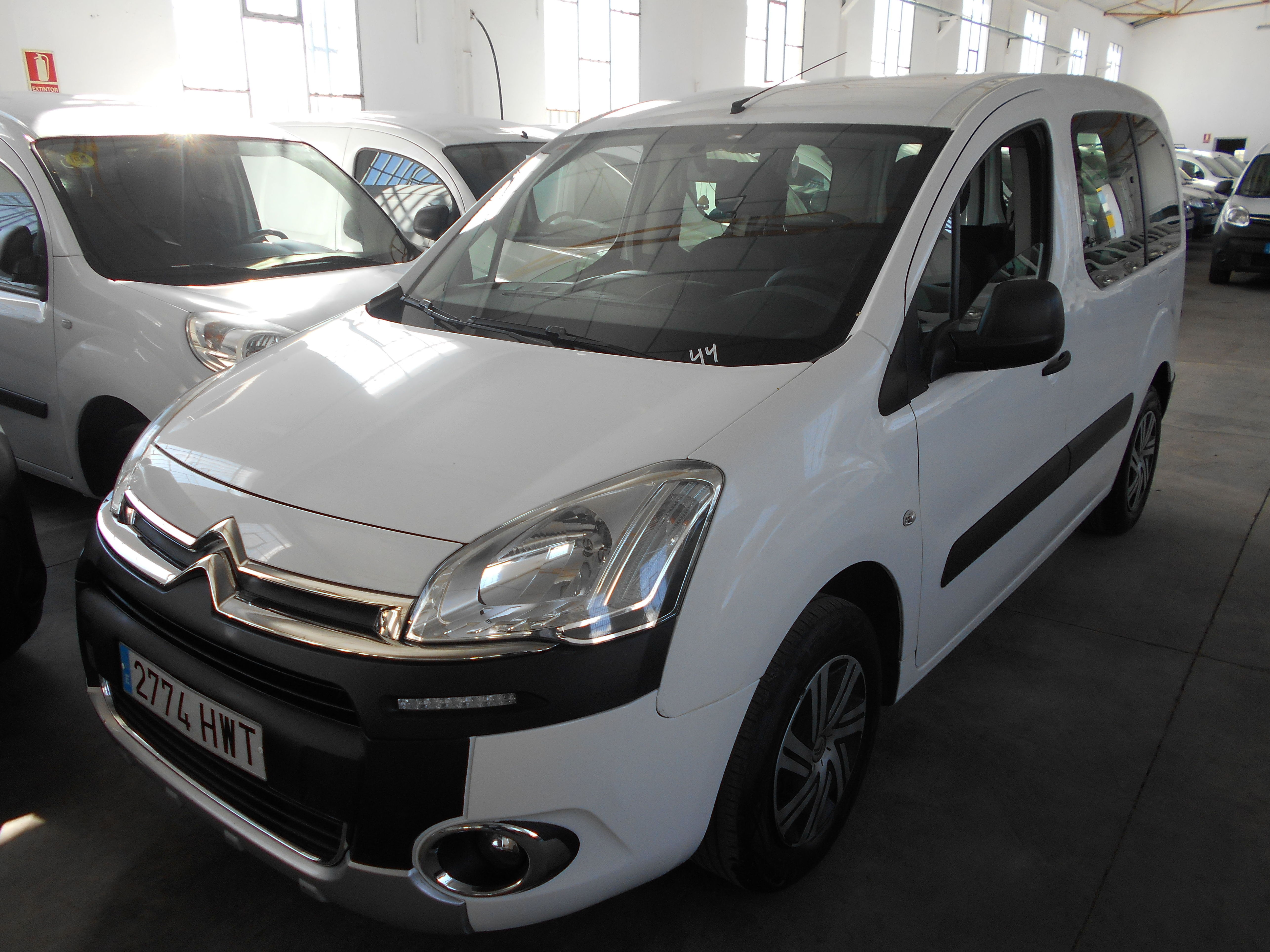 CITROEN BERLINGO 5 PLAZAS,2014.6.198+IVA DEDUCIBLE: Stock de Furgonetas a Buen Precio CITROEN BERLINGO 5 PLAZAS,2014.6.198+IVA DEDUCIBLE: Stock de Furgonetas a Buen Precio