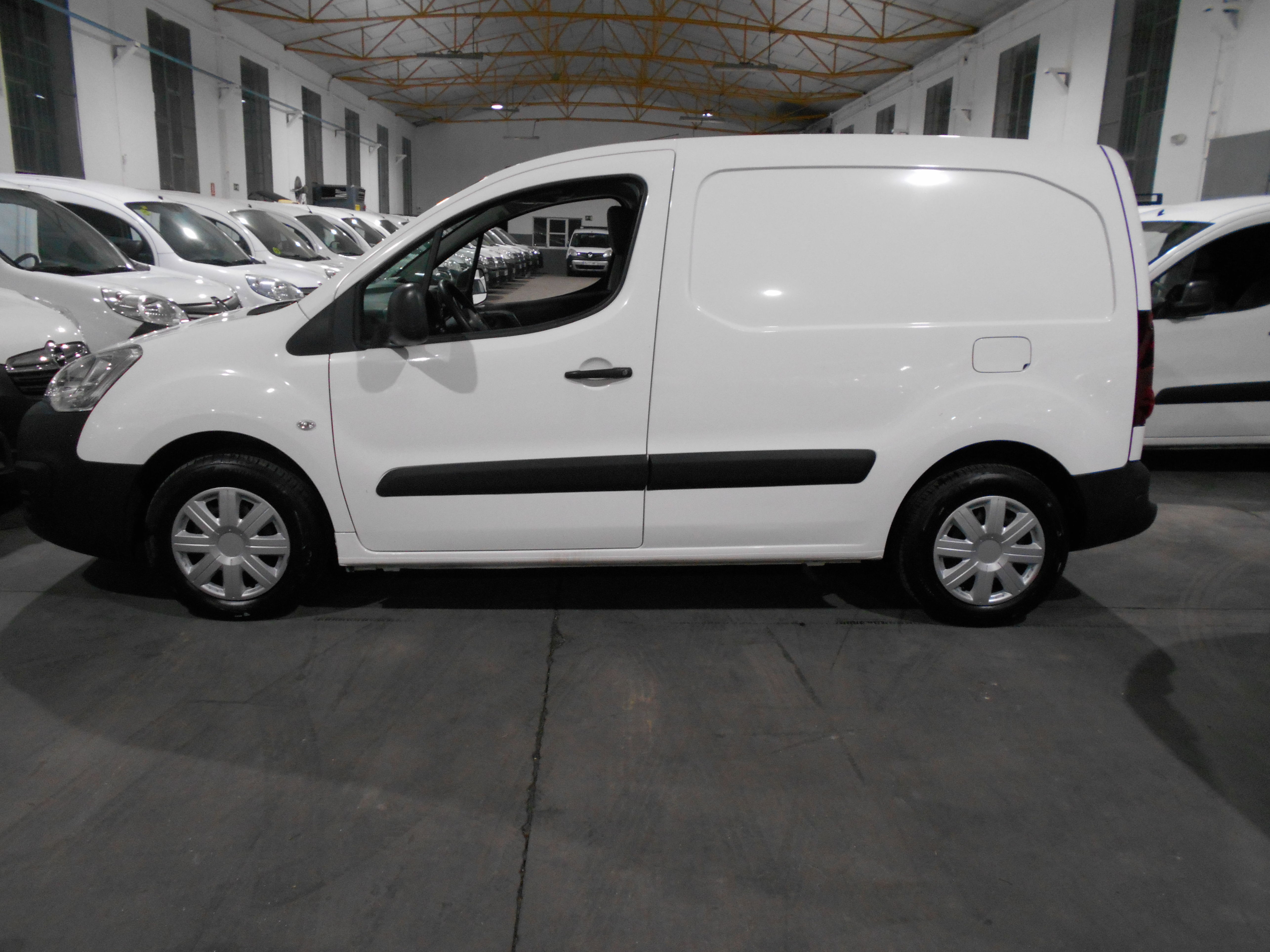 PEUGEOT PARTNER FURGON 2015: Stock de Furgonetas a Buen Precio PEUGEOT PARTNER FURGON 2015: Stock de Furgonetas a Buen Precio