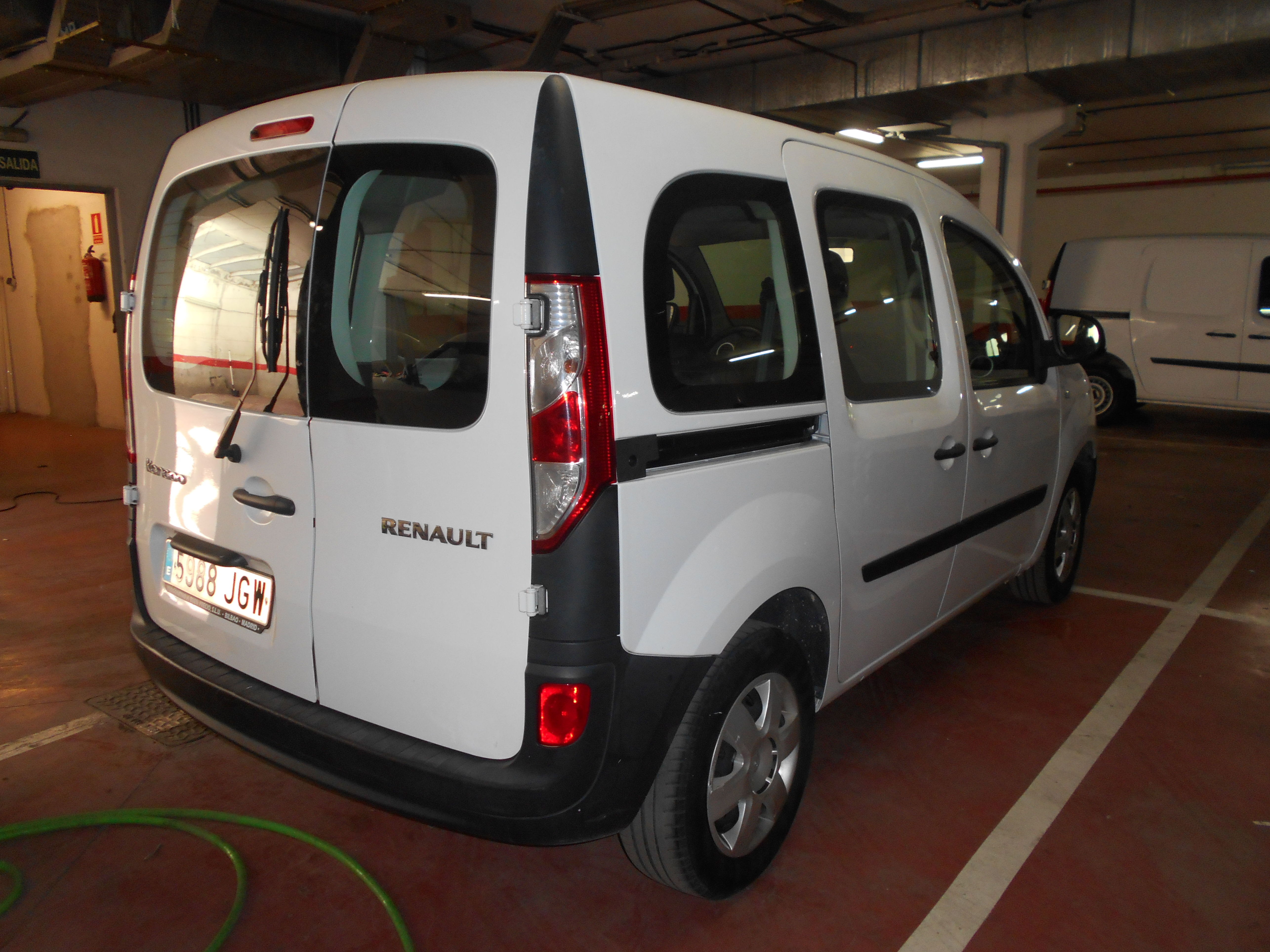 RENAULT KANGOO COMBI: Stock de Furgonetas a Buen Precio RENAULT KANGOO COMBI: Stock de Furgonetas a Buen Precio