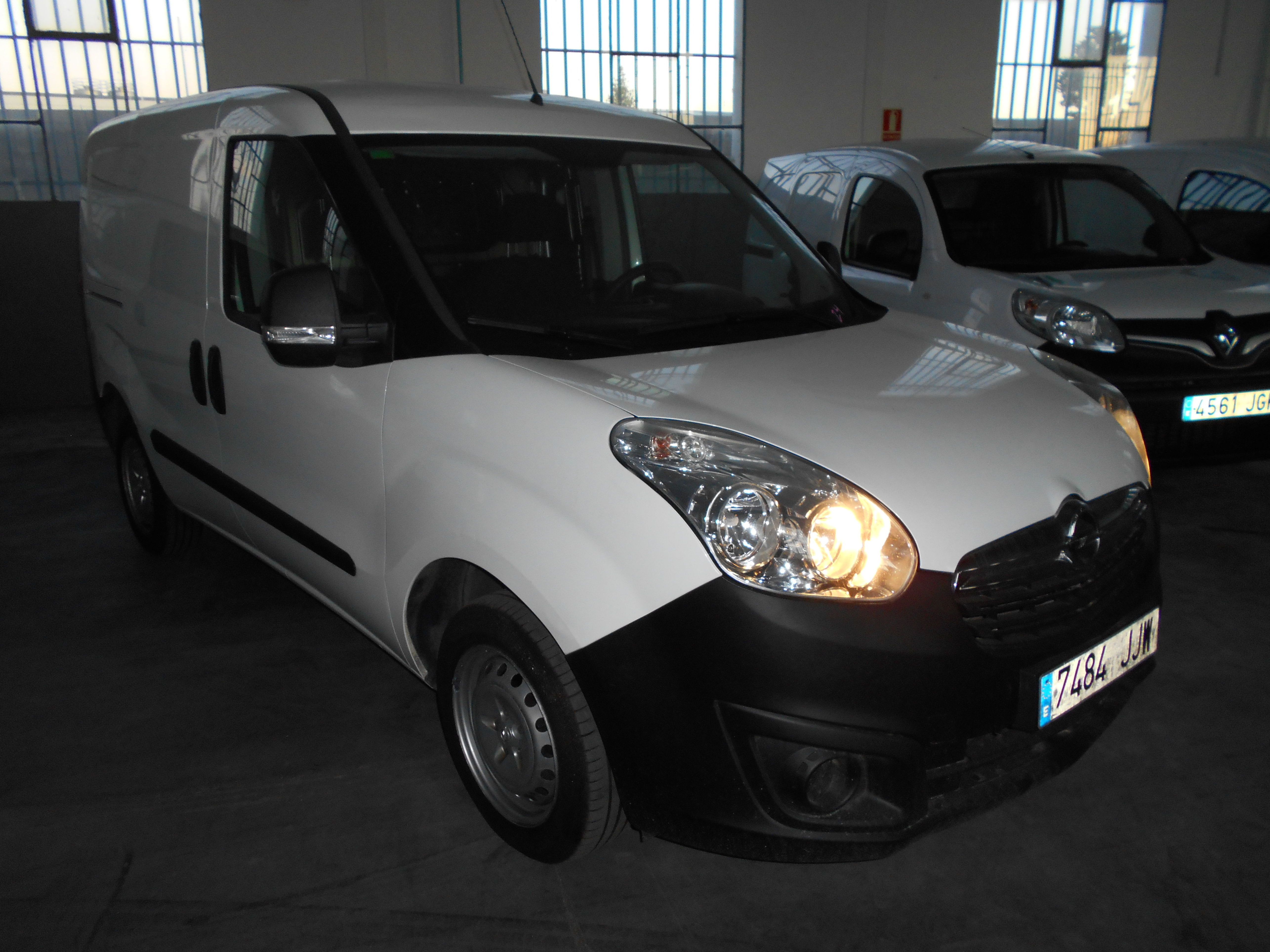 OPEL COMBO FURGON 2 PLAZAS 2015: Stock de Furgonetas a Buen Precio OPEL COMBO FURGON 2 PLAZAS 2015: Stock de Furgonetas a Buen Precio