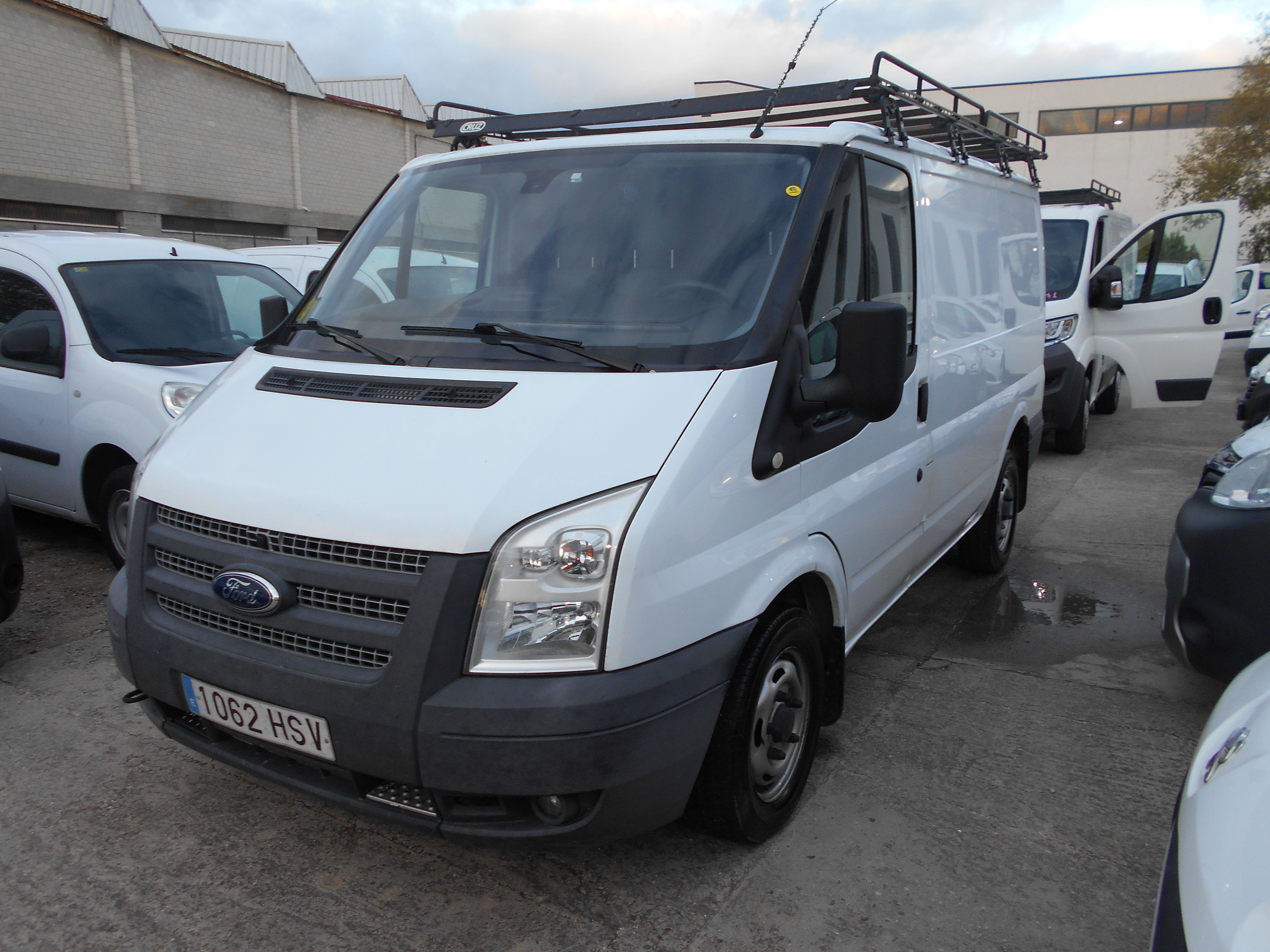 FORD TRANSIT FURGON 3 PLAZAS: Stock de Furgonetas a Buen Precio FORD TRANSIT FURGON 3 PLAZAS: Stock de Furgonetas a Buen Precio
