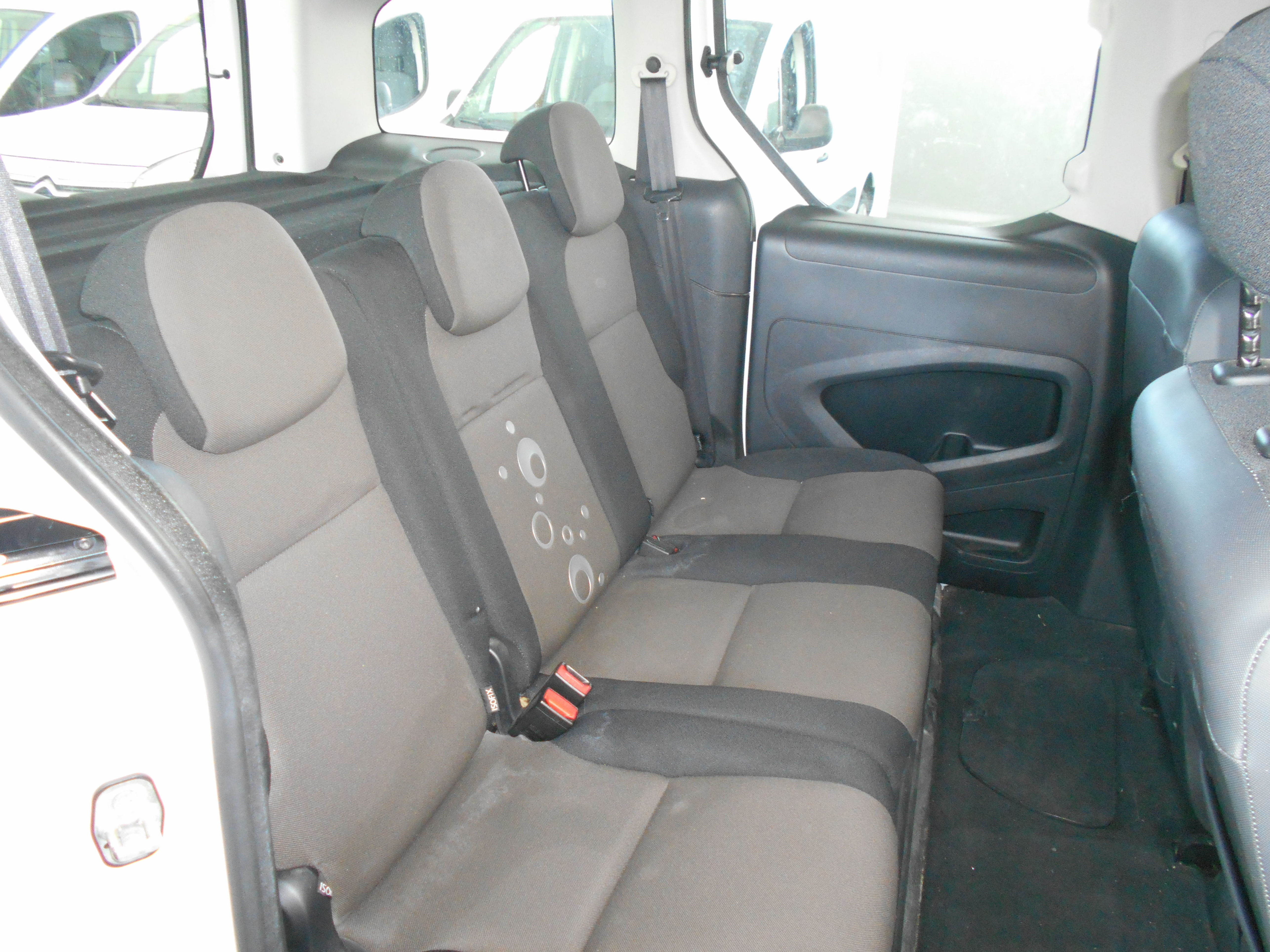 CITROEN BERLINGO 5 PLAZAS,2014.6.198+IVA DEDUCIBLE: Stock de Furgonetas a Buen Precio CITROEN BERLINGO 5 PLAZAS,2014.6.198+IVA DEDUCIBLE: Stock de Furgonetas a Buen Precio