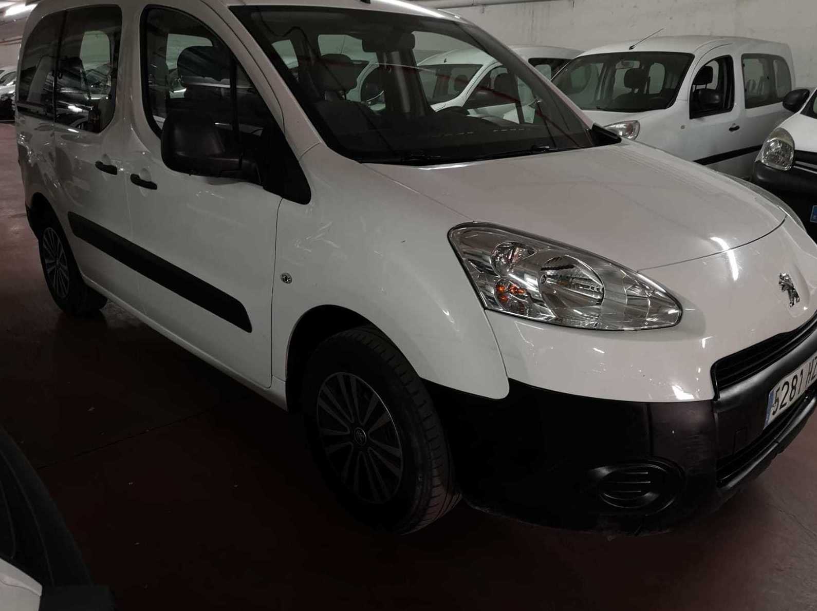 PEUGEOT PARTNER TEPEE 1.6HDI 75CV: Stock de Furgonetas a Buen Precio PEUGEOT PARTNER TEPEE 1.6HDI 75CV: Stock de Furgonetas a Buen Precio