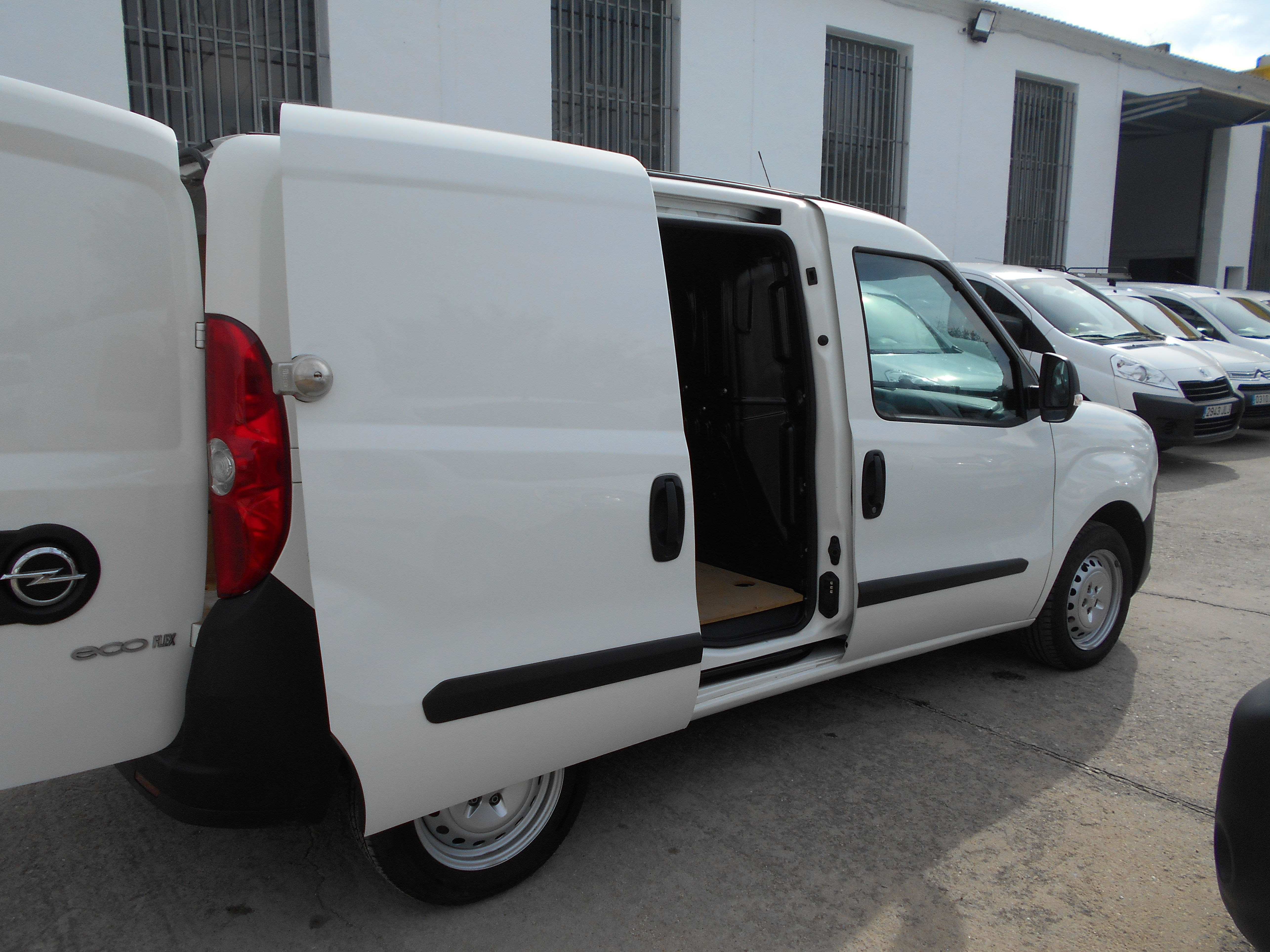 OPEL COMBO CDTI FURGON 2015: Stock de Furgonetas a Buen Precio OPEL COMBO CDTI FURGON 2015: Stock de Furgonetas a Buen Precio
