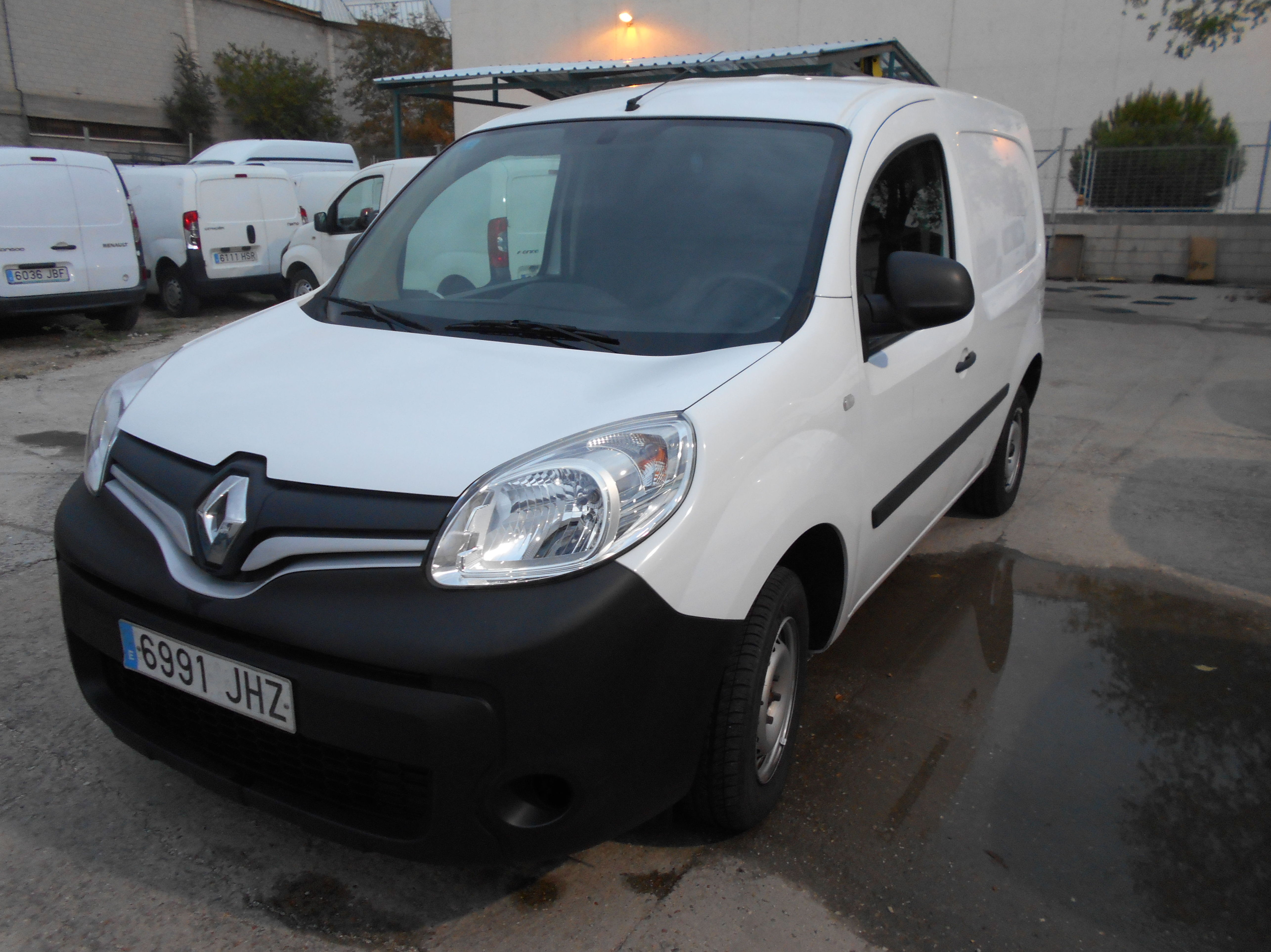 RENAULT KANGOO FURGON 2015 63.751 KM: Stock de Furgonetas a Buen Precio RENAULT KANGOO FURGON 2015 63.751 KM: Stock de Furgonetas a Buen Precio
