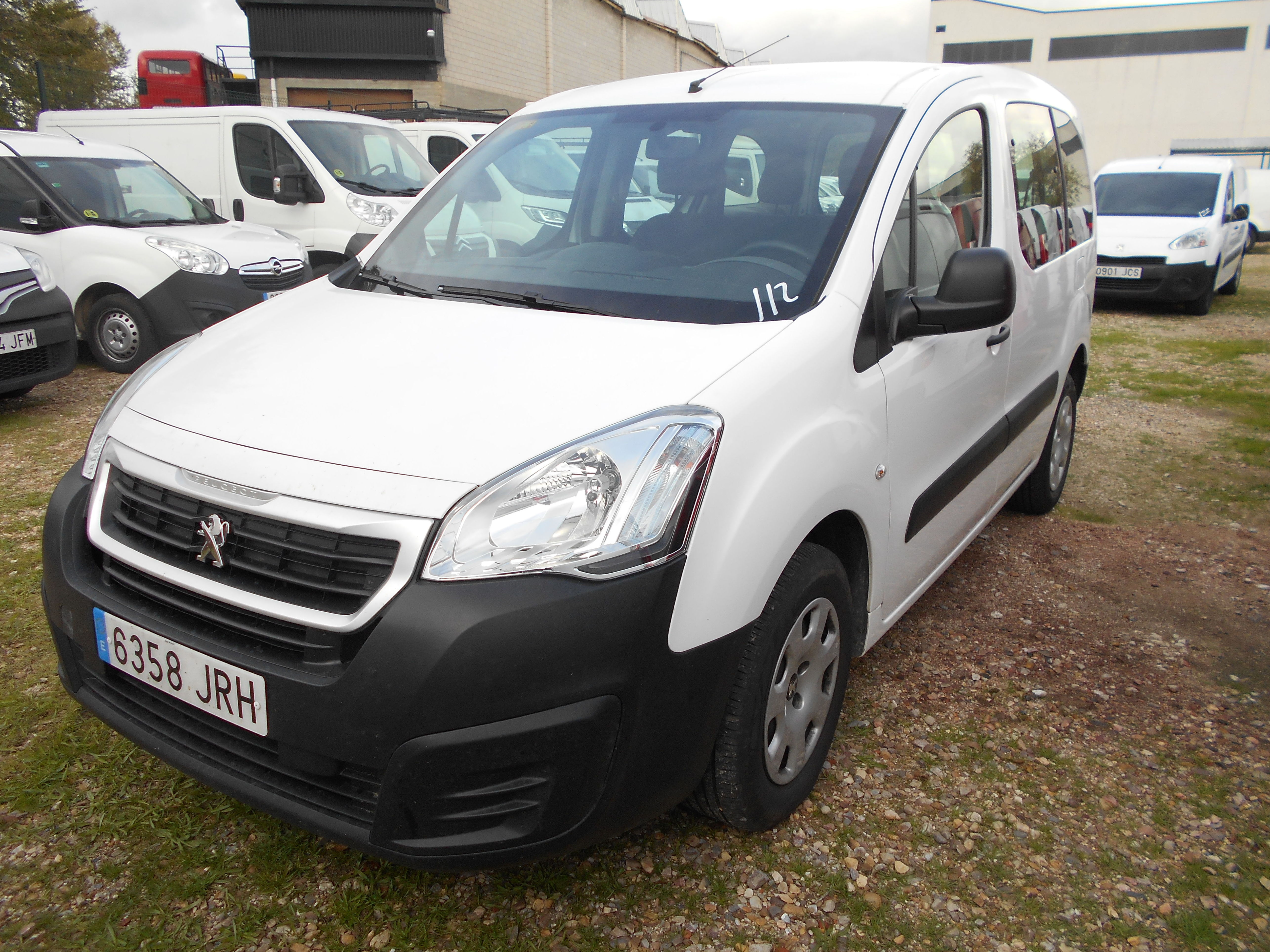 PEUGEOT PARTNER HDI 5 PLAZAS 2016: Stock de Furgonetas a Buen Precio PEUGEOT PARTNER HDI 5 PLAZAS 2016: Stock de Furgonetas a Buen Precio