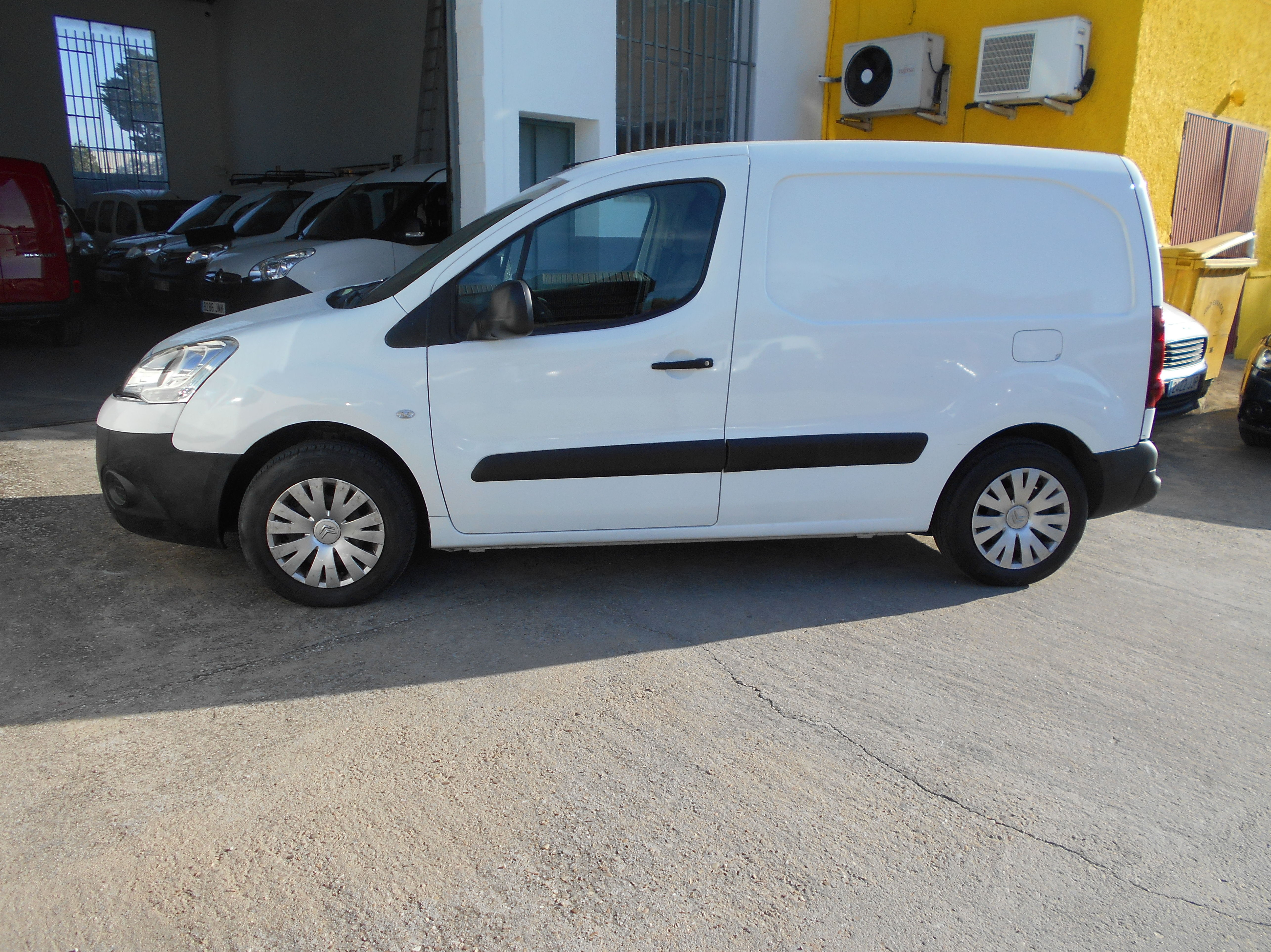 CITROEN BERLINGO HDI FURGON 2015: Stock de Furgonetas a Buen Precio CITROEN BERLINGO HDI FURGON 2015: Stock de Furgonetas a Buen Precio