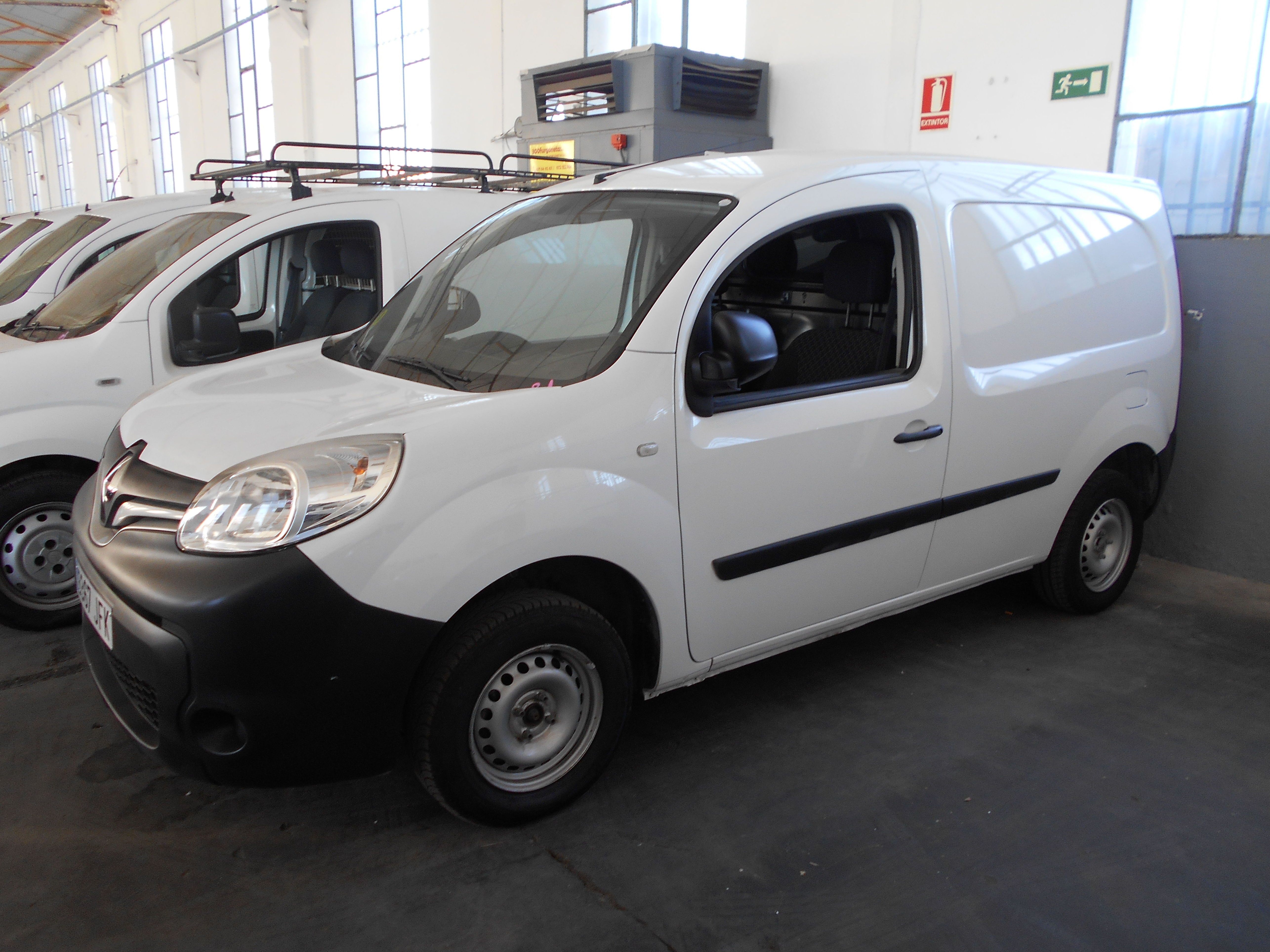 RENAULT KANGOO 2015 FURGON 2 PLAZAS: Stock de Furgonetas a Buen Precio RENAULT KANGOO 2015 FURGON 2 PLAZAS: Stock de Furgonetas a Buen Precio