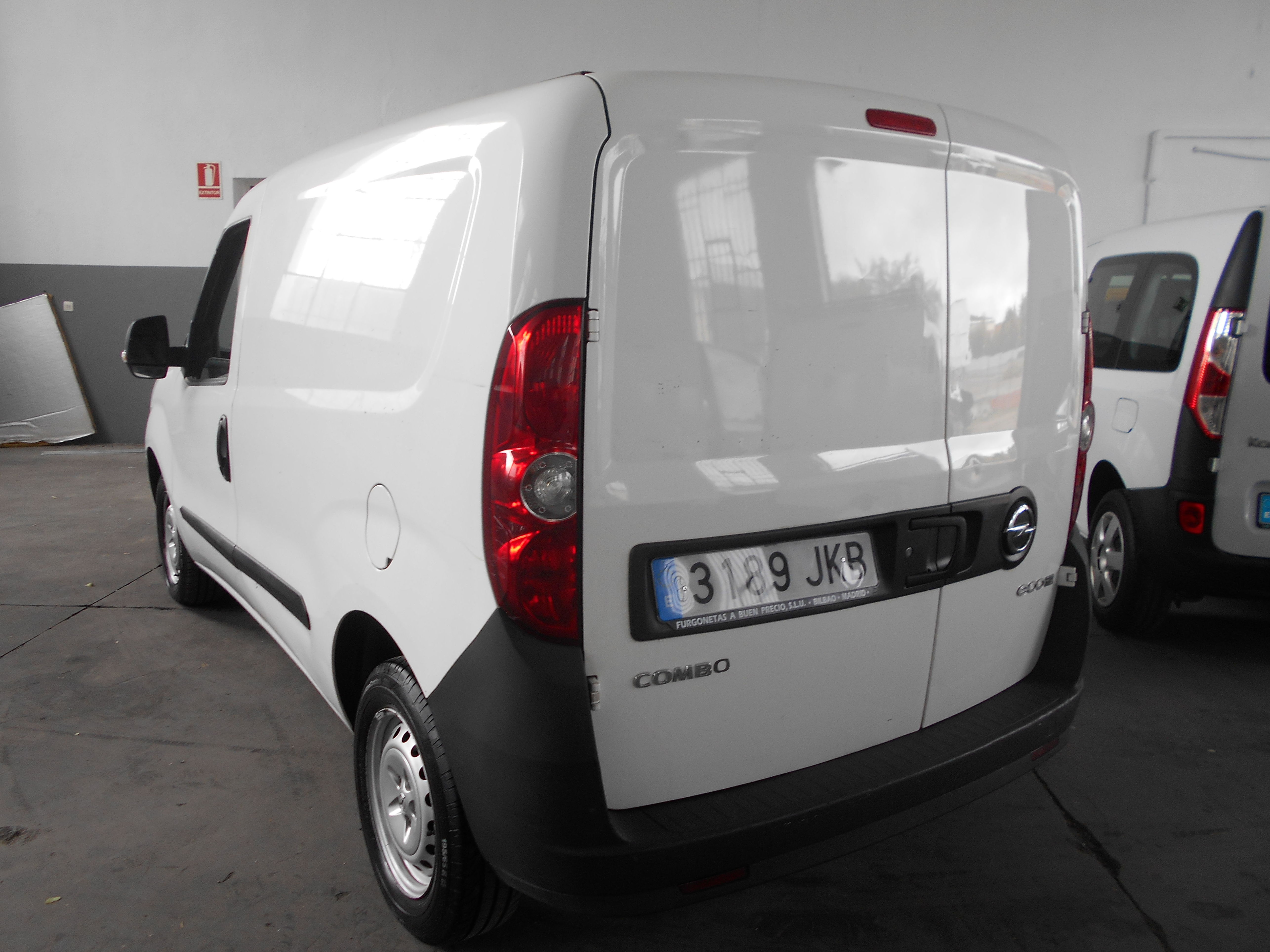OPEL COMBO FURGON 2 PLAZAS 2015 71575 KM: Stock de Furgonetas a Buen Precio OPEL COMBO FURGON 2 PLAZAS 2015 71575 KM: Stock de Furgonetas a Buen Precio