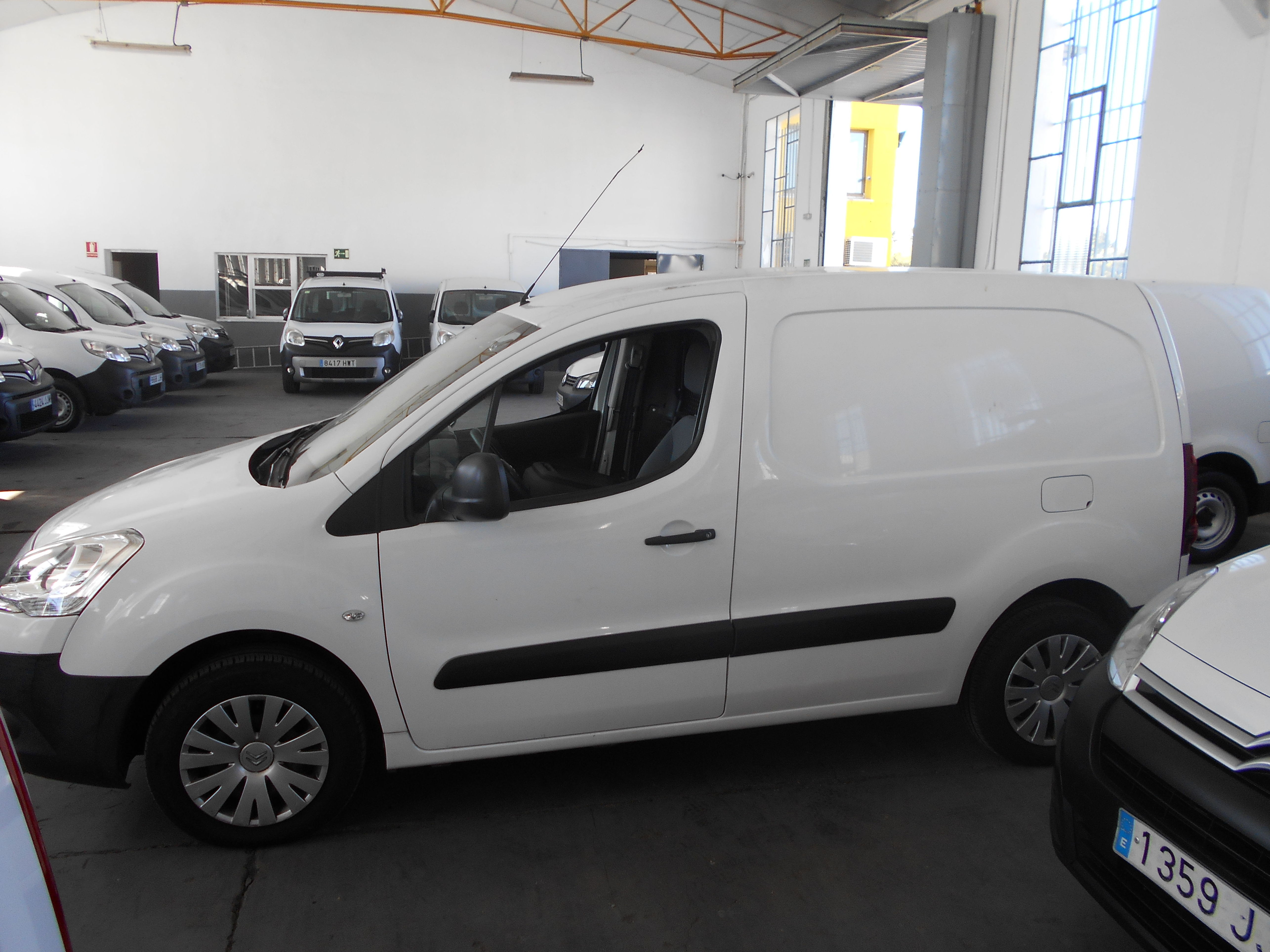 CITROEN BERLINGO FURGON 2015: Stock de Furgonetas a Buen Precio CITROEN BERLINGO FURGON 2015: Stock de Furgonetas a Buen Precio