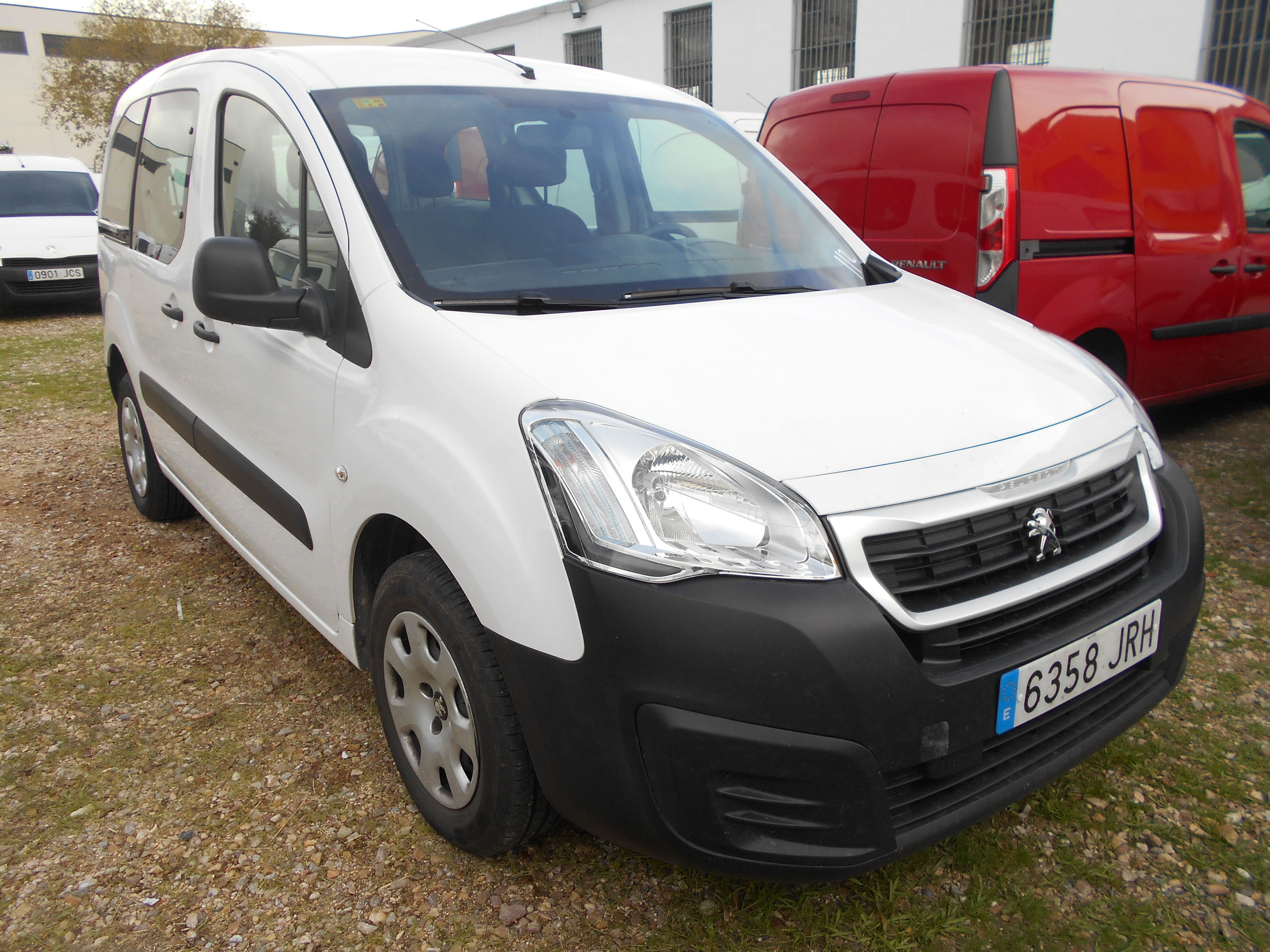 PEUGEOT PARTNER HDI 5 PLAZAS 2016: Stock de Furgonetas a Buen Precio PEUGEOT PARTNER HDI 5 PLAZAS 2016: Stock de Furgonetas a Buen Precio