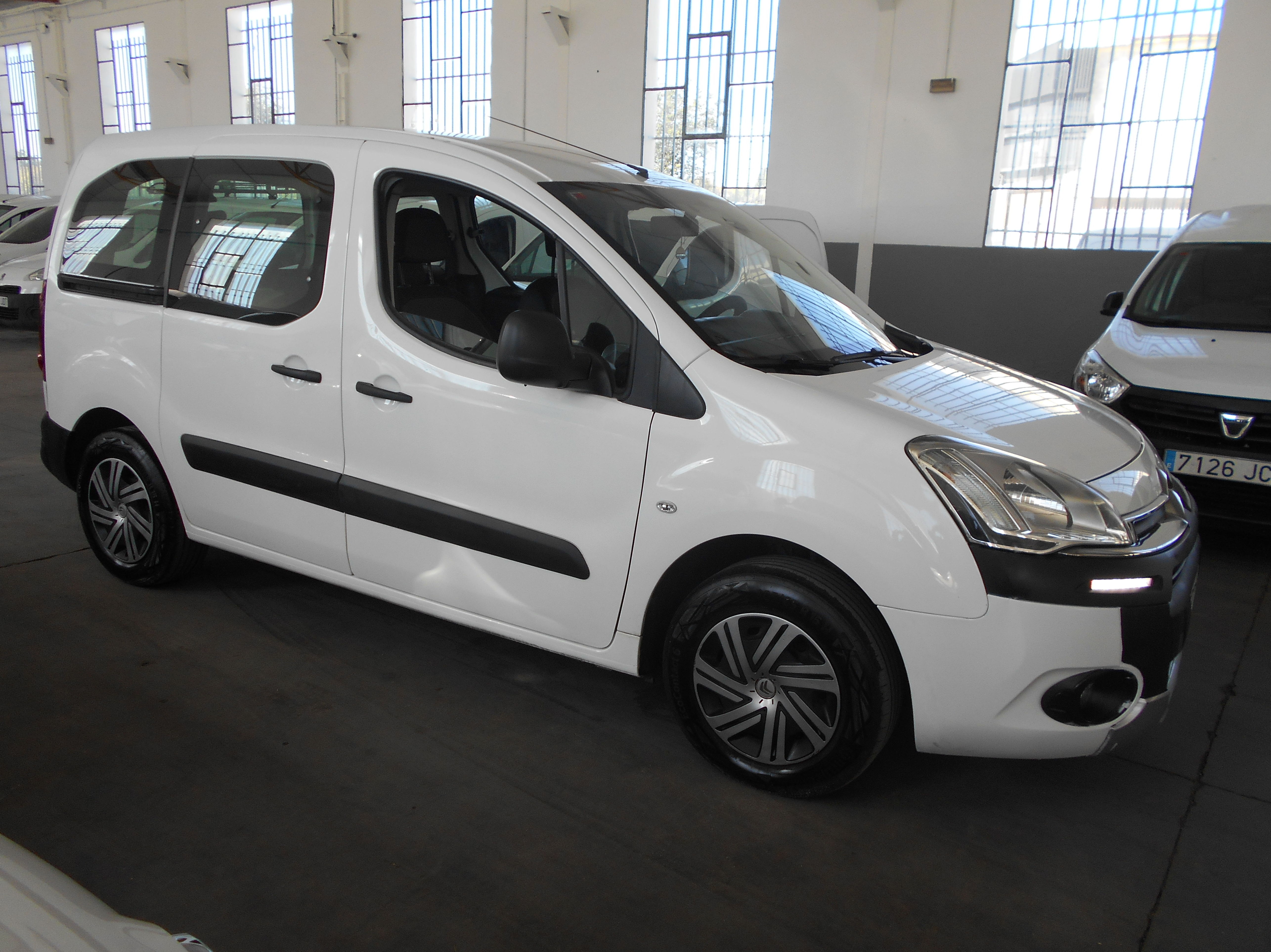 CITROEN BERLINGO 5 PLAZAS,2014.6.198+IVA DEDUCIBLE: Stock de Furgonetas a Buen Precio CITROEN BERLINGO 5 PLAZAS,2014.6.198+IVA DEDUCIBLE: Stock de Furgonetas a Buen Precio