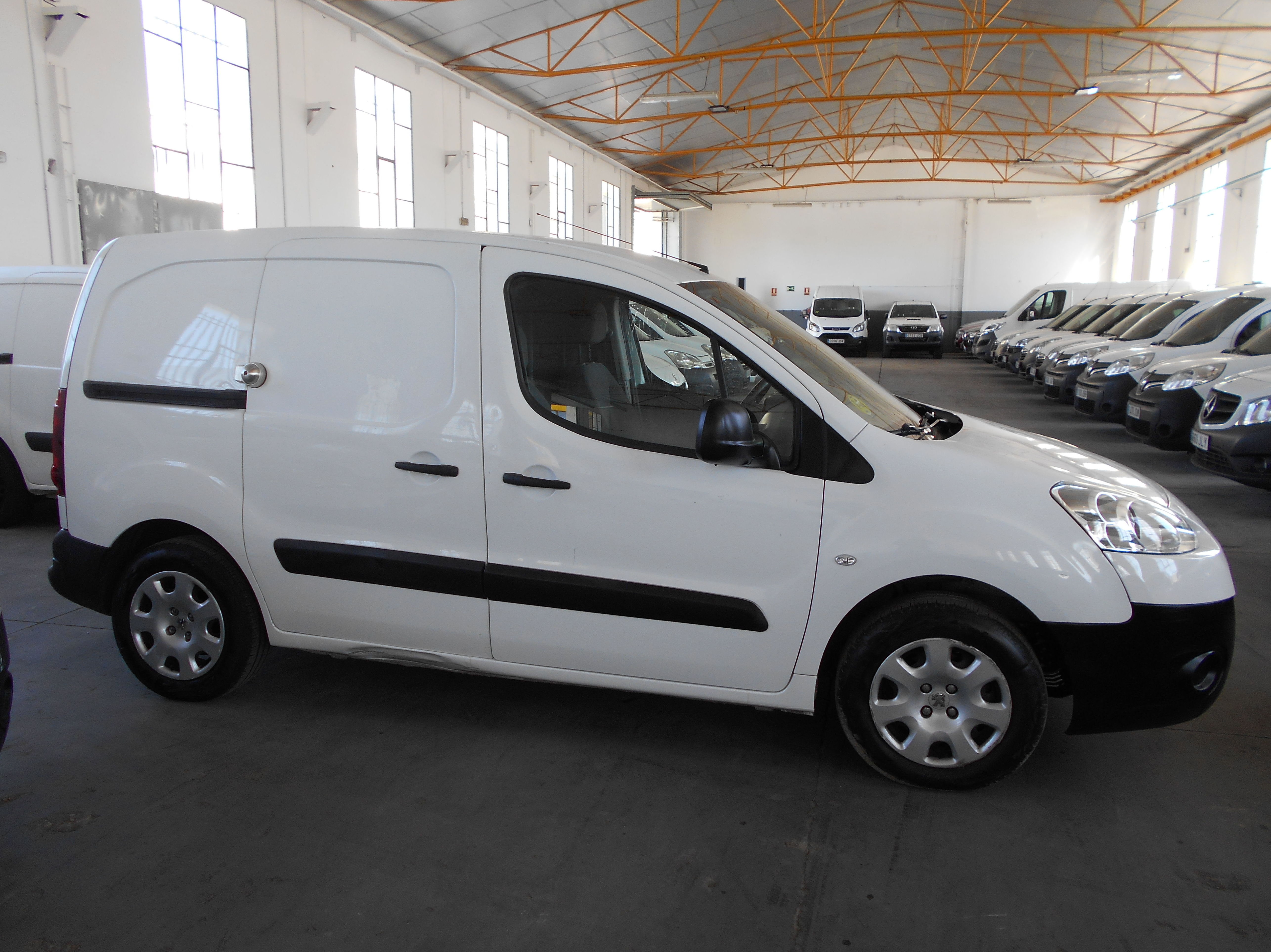 PEUGEOT PARTNER FURGON 2015: Stock de Furgonetas a Buen Precio PEUGEOT PARTNER FURGON 2015: Stock de Furgonetas a Buen Precio