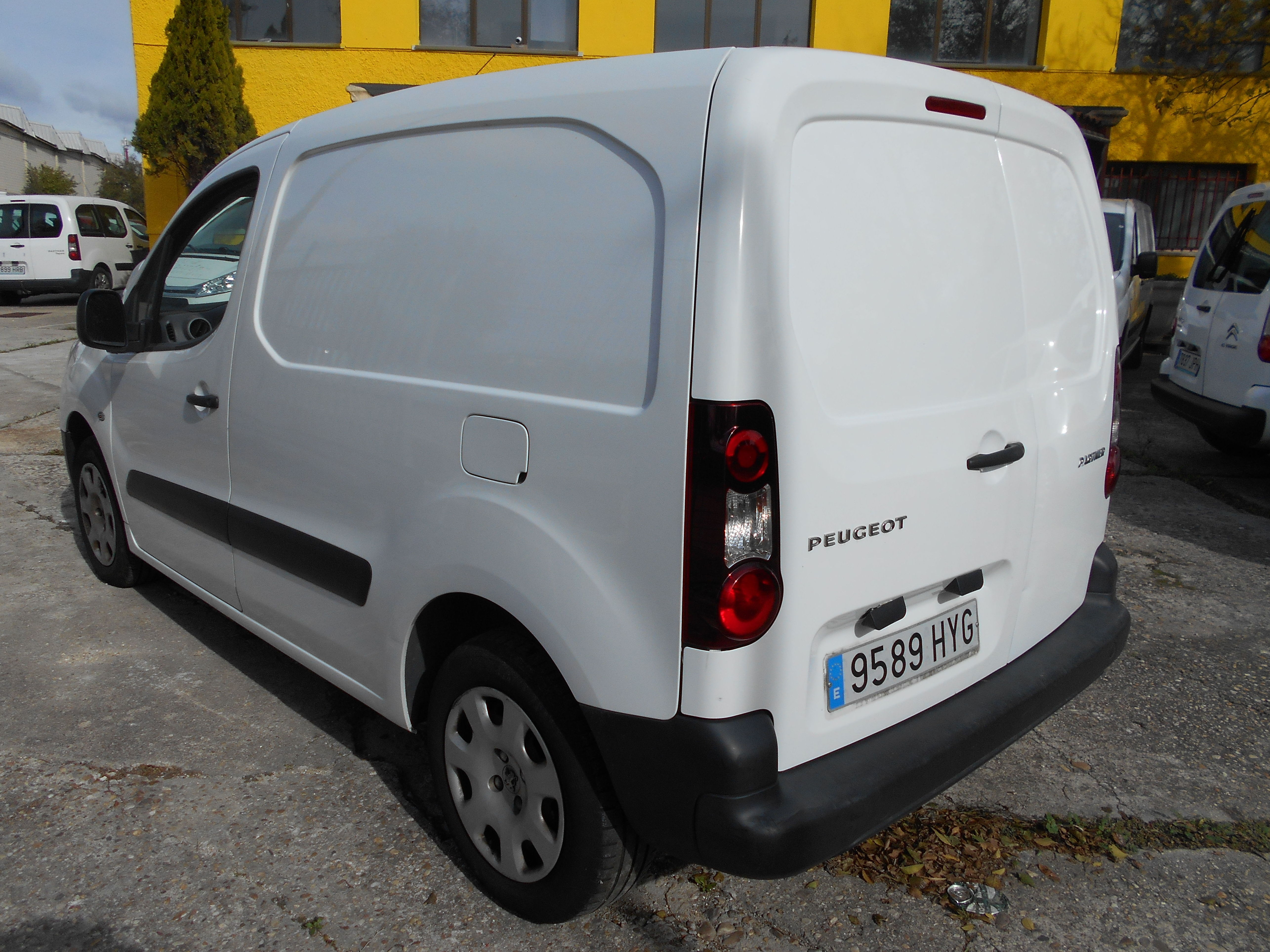 PEUGEOT PARTNER HDI FURGON 2014: Stock de Furgonetas a Buen Precio PEUGEOT PARTNER HDI FURGON 2014: Stock de Furgonetas a Buen Precio