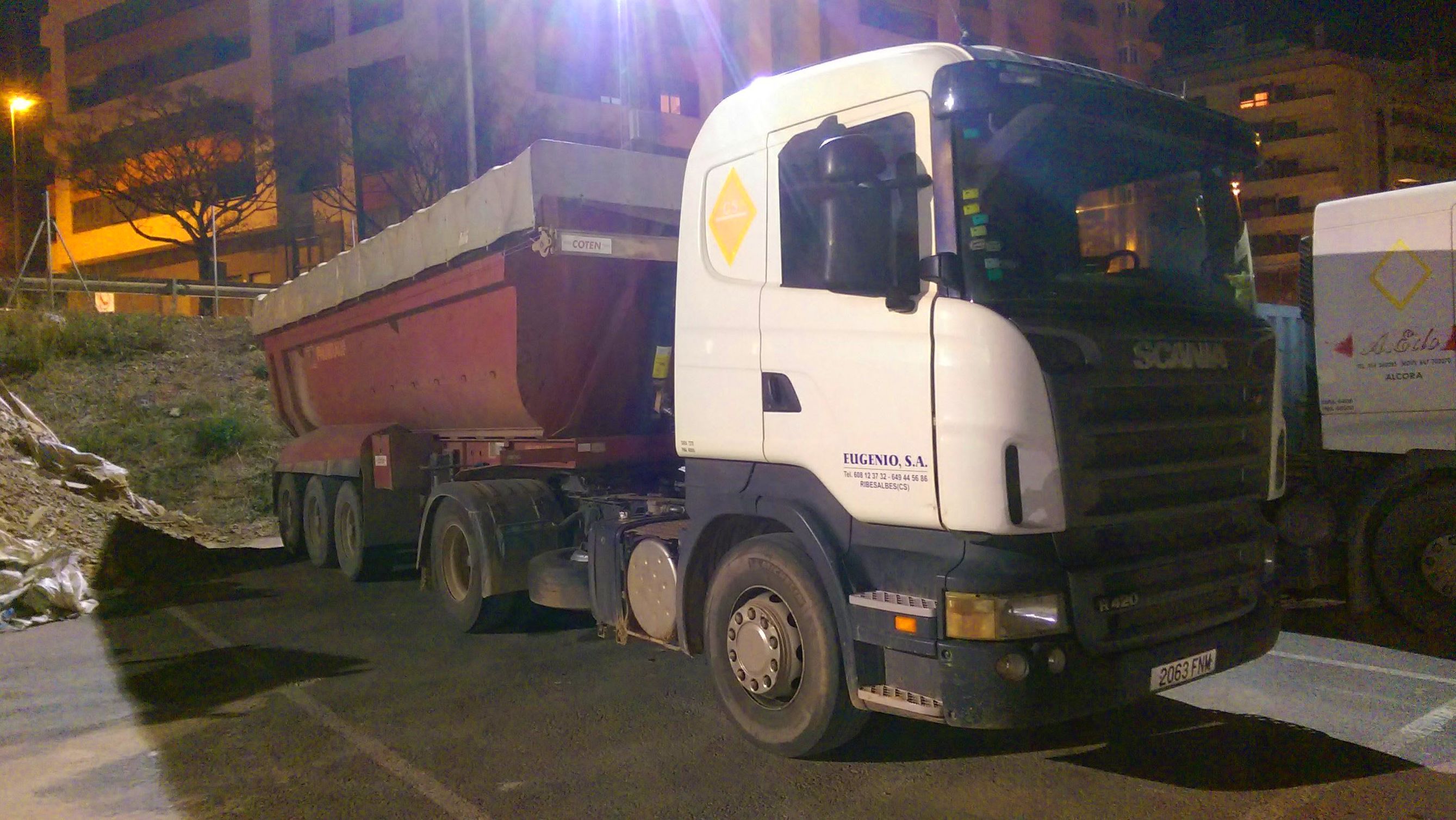 Basculantes de hierro.: Servicios de EUGENIO, S. A. Basculantes de hierro.: Servicios de EUGENIO, S. A.