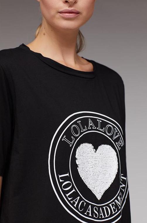 CAMISETA: CATÁLOGO de Paula Fernández CAMISETA: CATÁLOGO de Paula Fernández