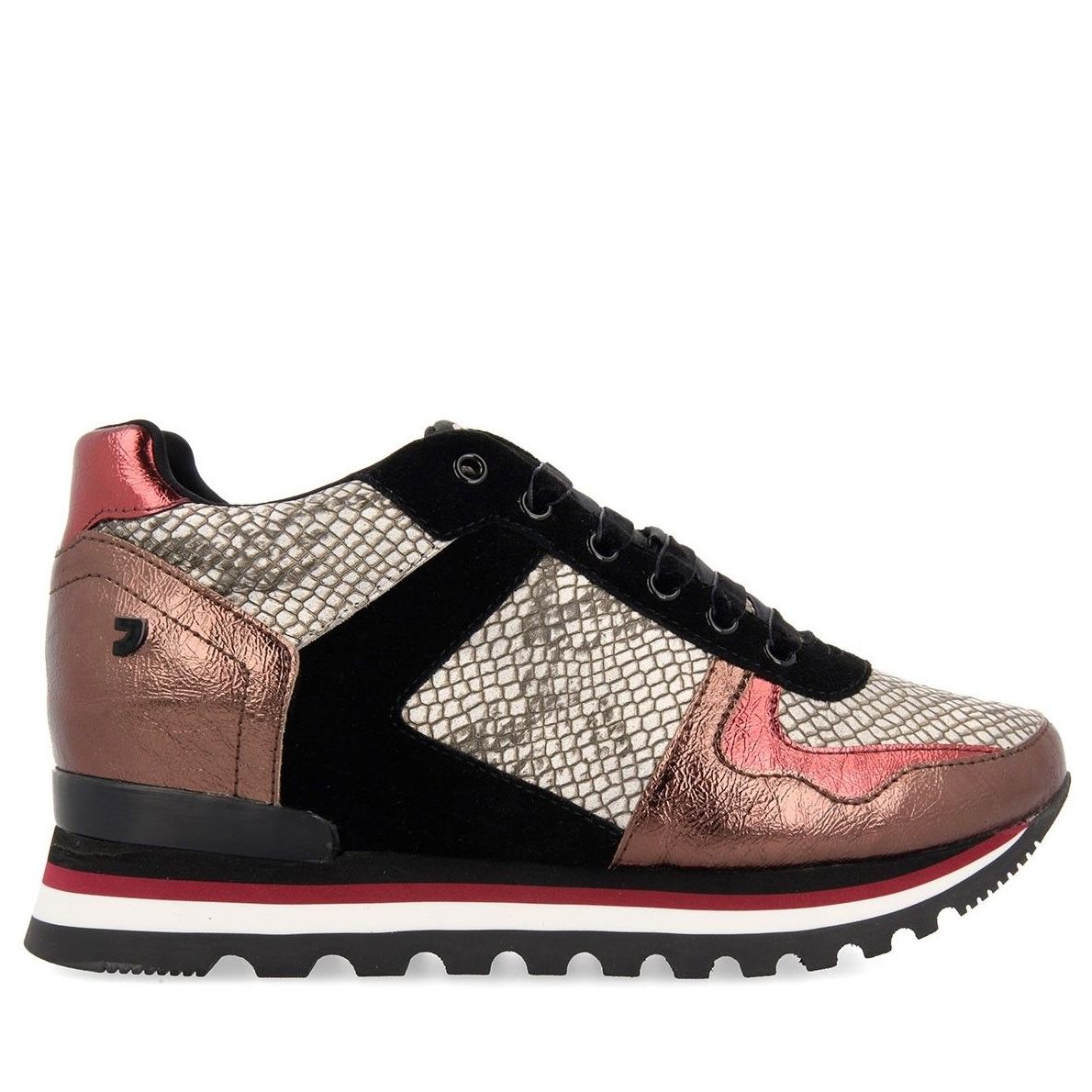 SNEAKERS: CATÁLOGO de Paula Fernández SNEAKERS: CATÁLOGO de Paula Fernández