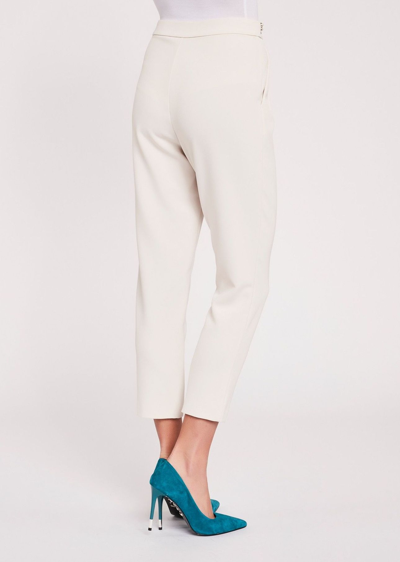 PANTALÓN: CATÁLOGO de Paula Fernández PANTALÓN: CATÁLOGO de Paula Fernández