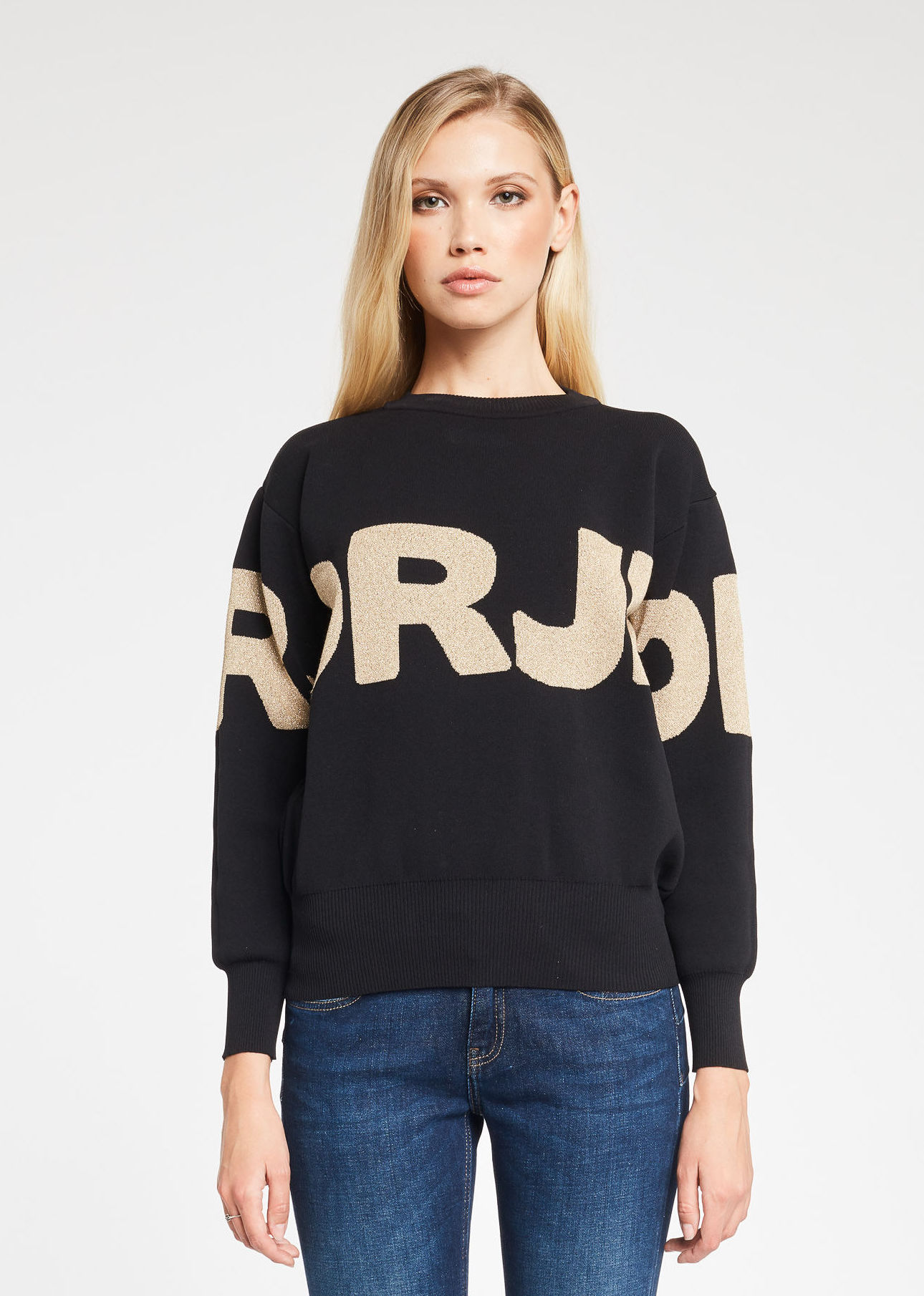 SUDADERA: CATÁLOGO de Paula Fernández SUDADERA: CATÁLOGO de Paula Fernández