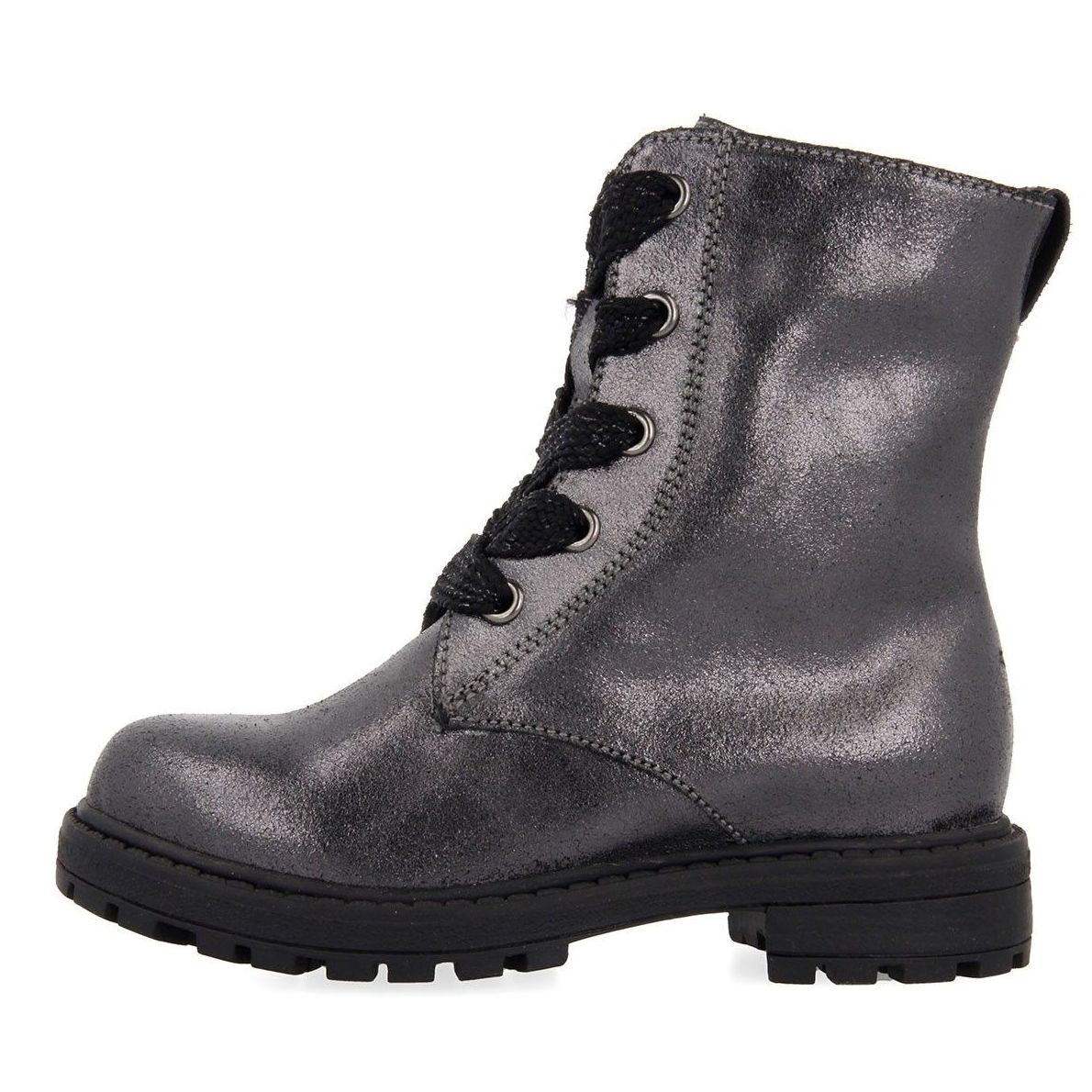 BOTA ESTILO MILITAR: CATÁLOGO de Paula Fernández BOTA ESTILO MILITAR: CATÁLOGO de Paula Fernández